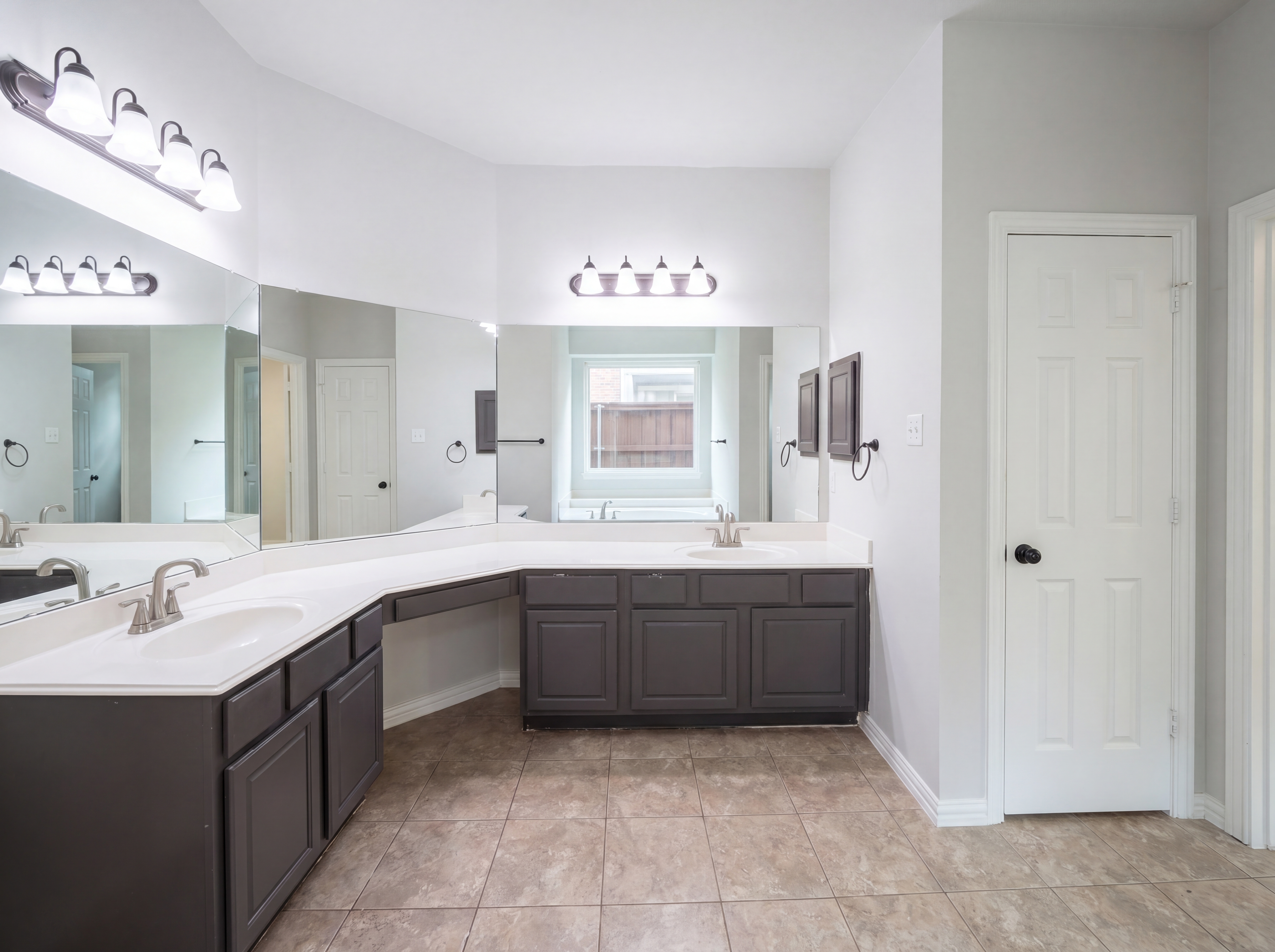 Photo 14 of 24 of 4536 Risinghill Dr, Plano, TX