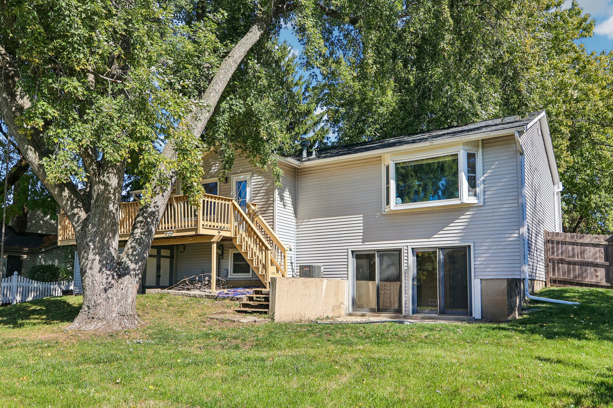 Photo 27 of 30 of 4532 Black Partridge Ln, Lisle, IL