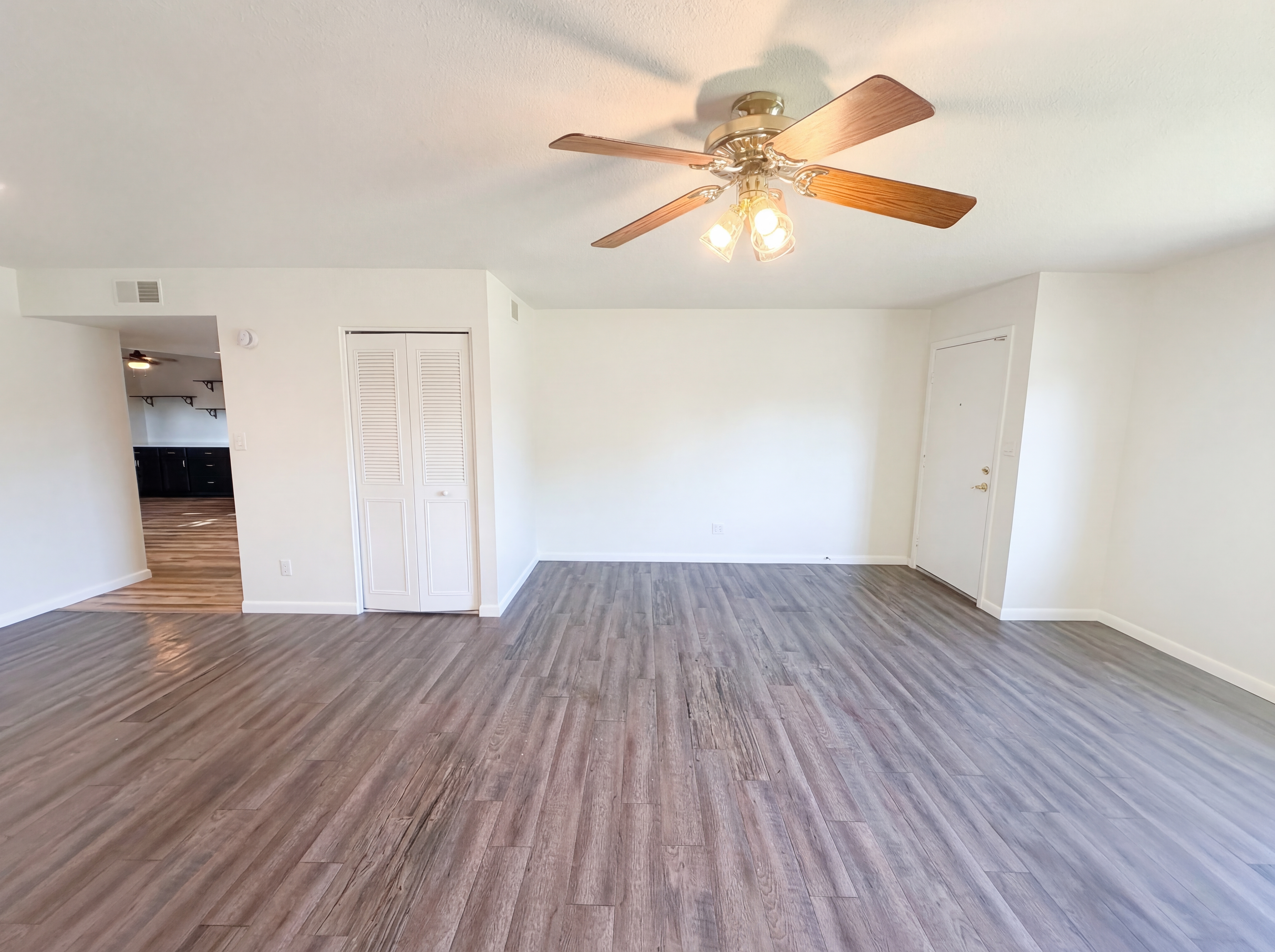 Photo 8 of 22 of 5406 W El Caminito Dr, Glendale, AZ