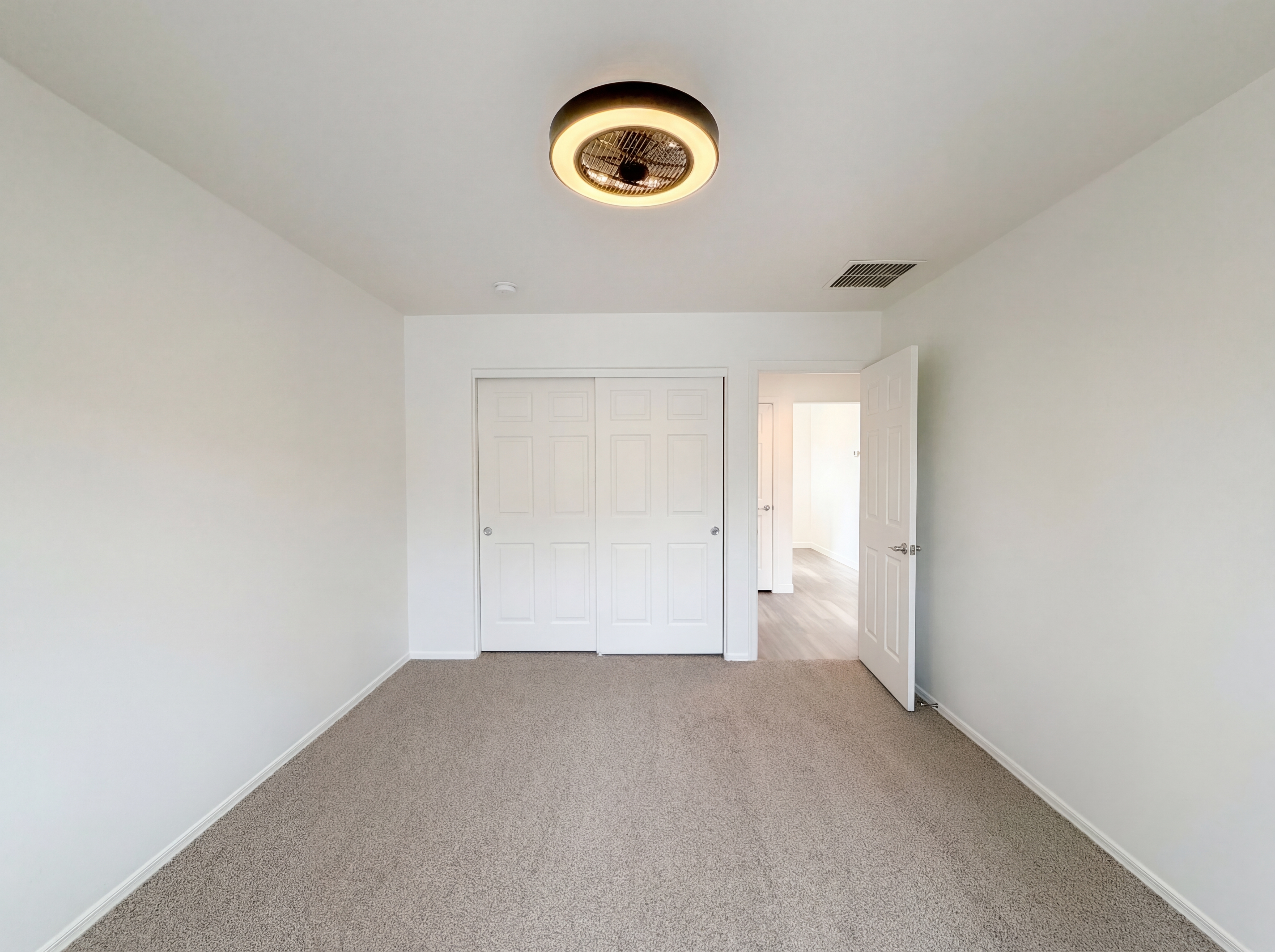 Photo 4 of 24 of 2739 N 73rd Dr, Phoenix, AZ