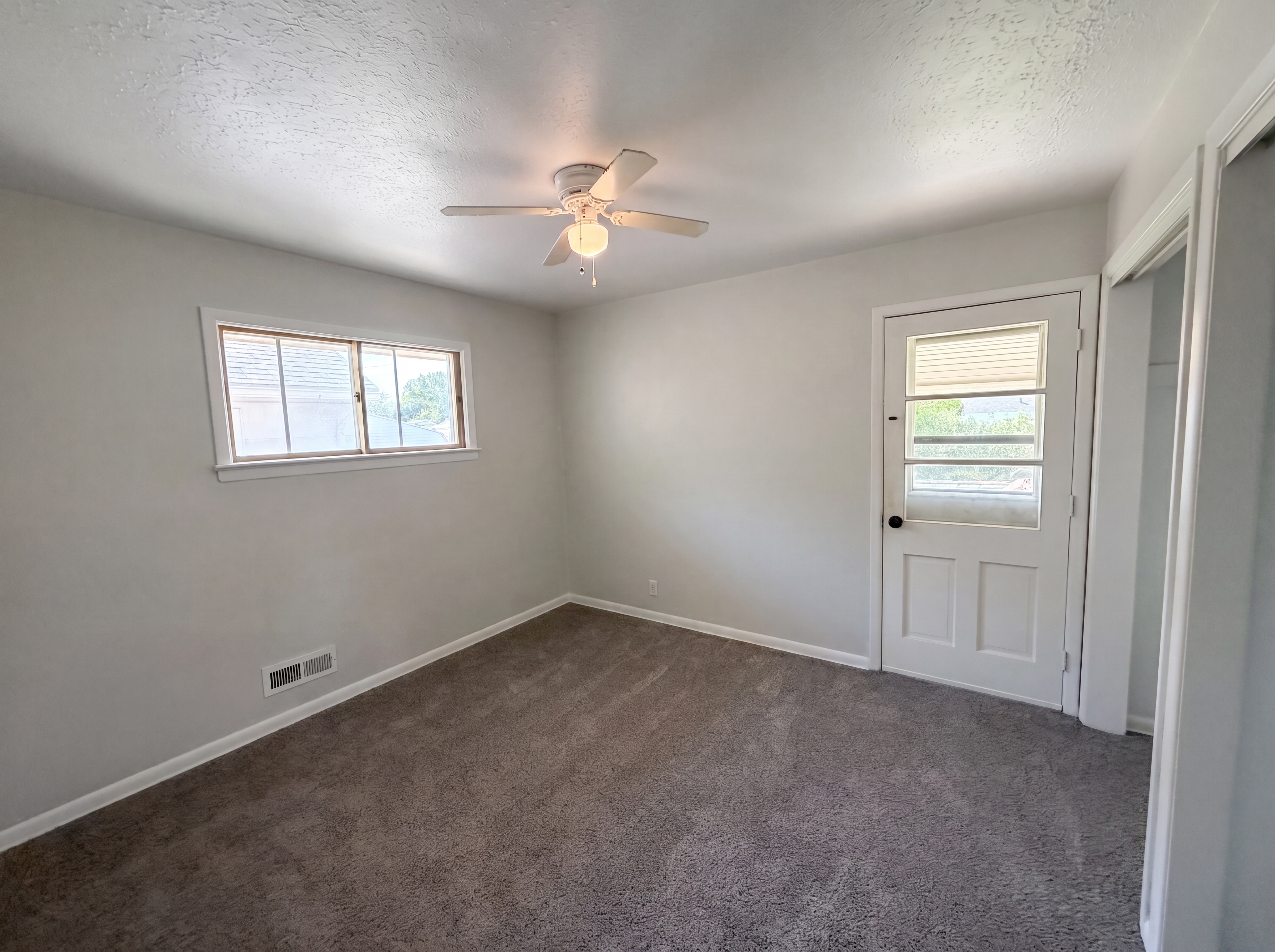 Photo 10 of 19 of 13606 Carpenter Rd, Cleveland, OH