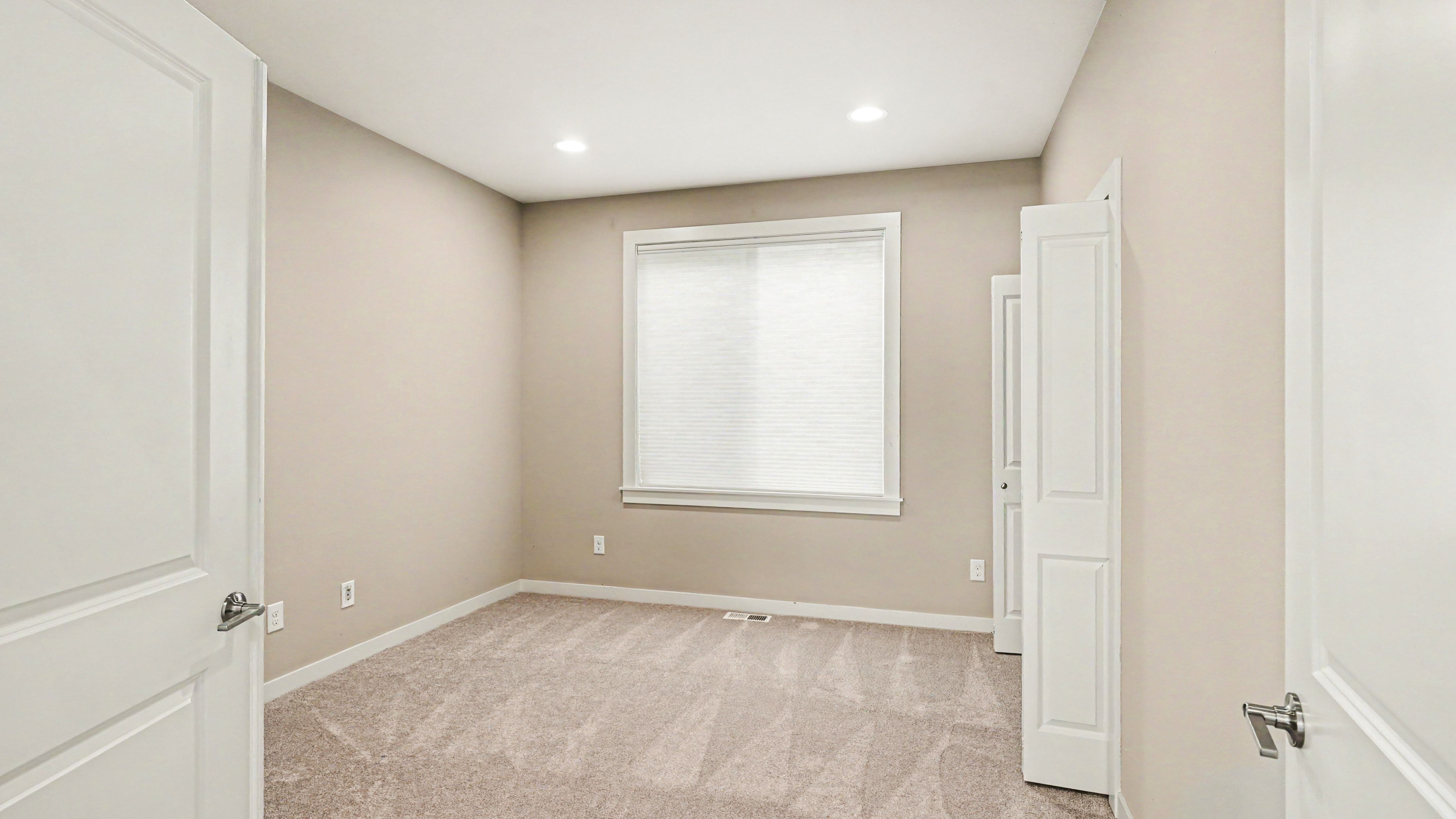 Photo 8 of 19 of 21923 37th Ave SE, Bothell, WA