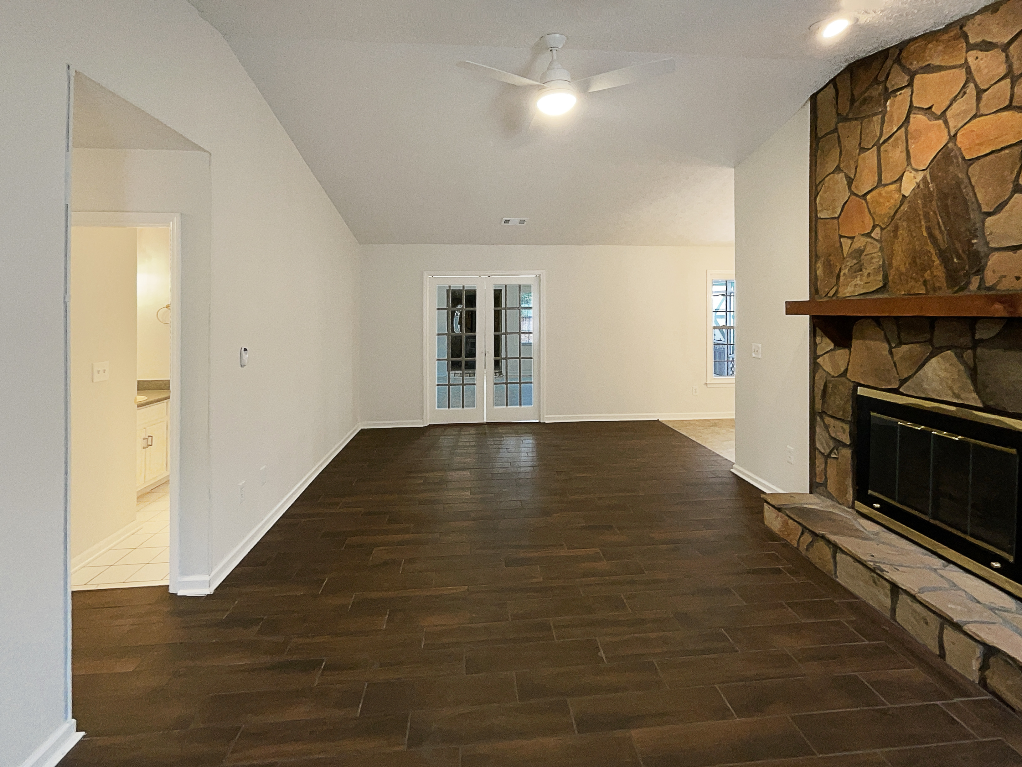 Photo 8 of 27 of 4134 Jodeco Rd, McDonough, GA