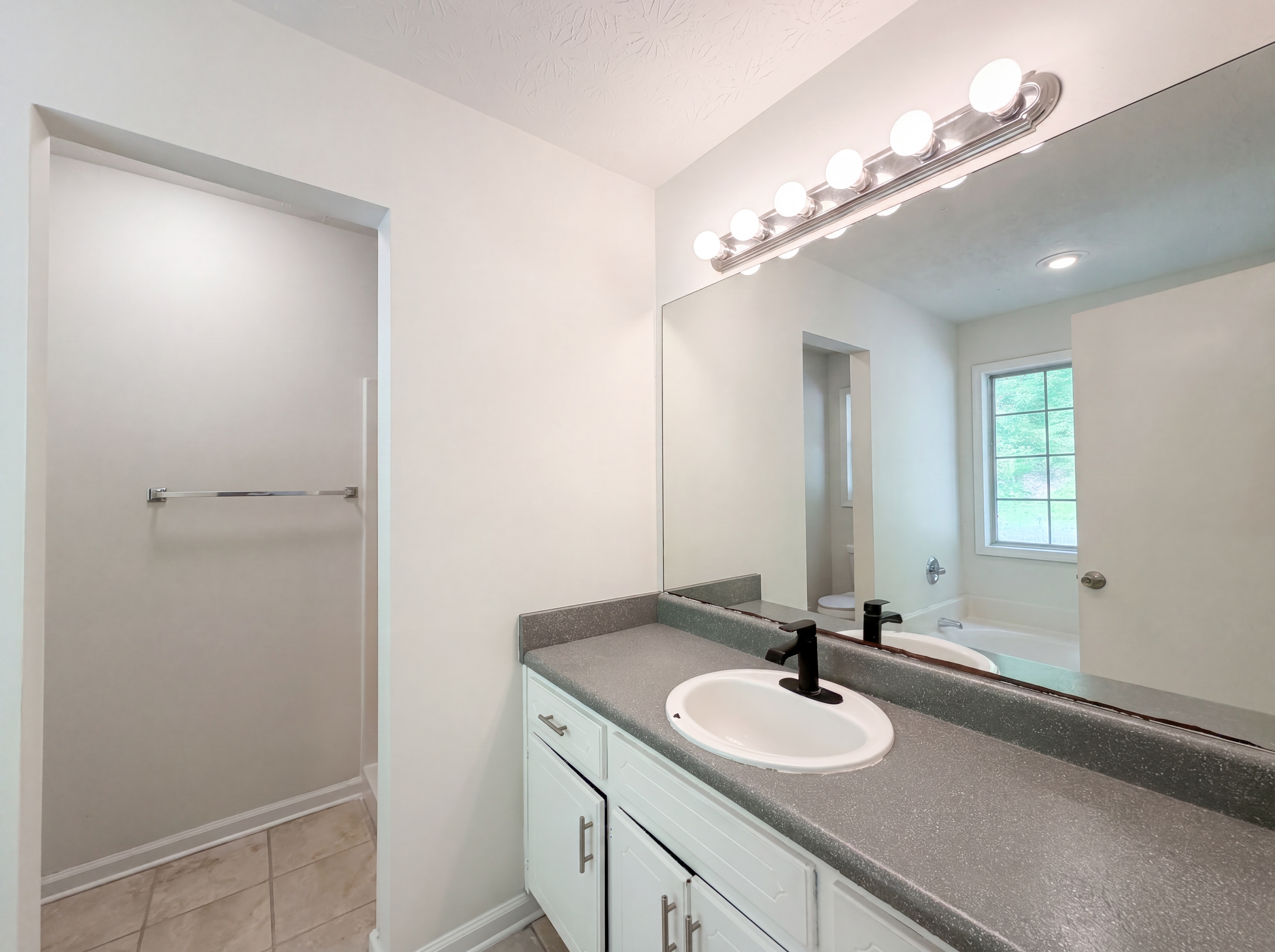 Photo 16 of 22 of 430 Cornwallis Way, Fayetteville, GA