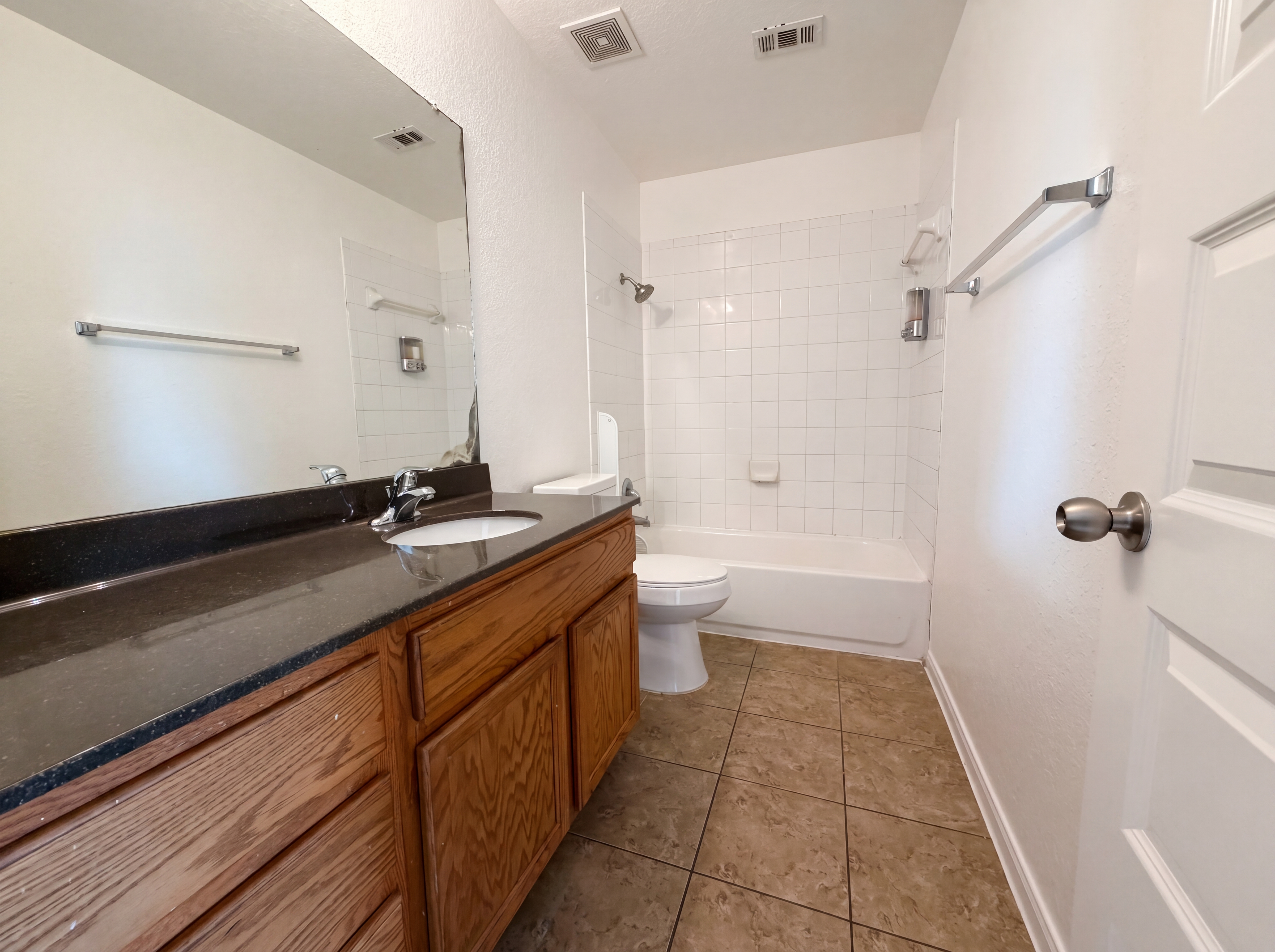 Photo 7 of 17 of 1108 Wind Haven Dr, New Braunfels, TX