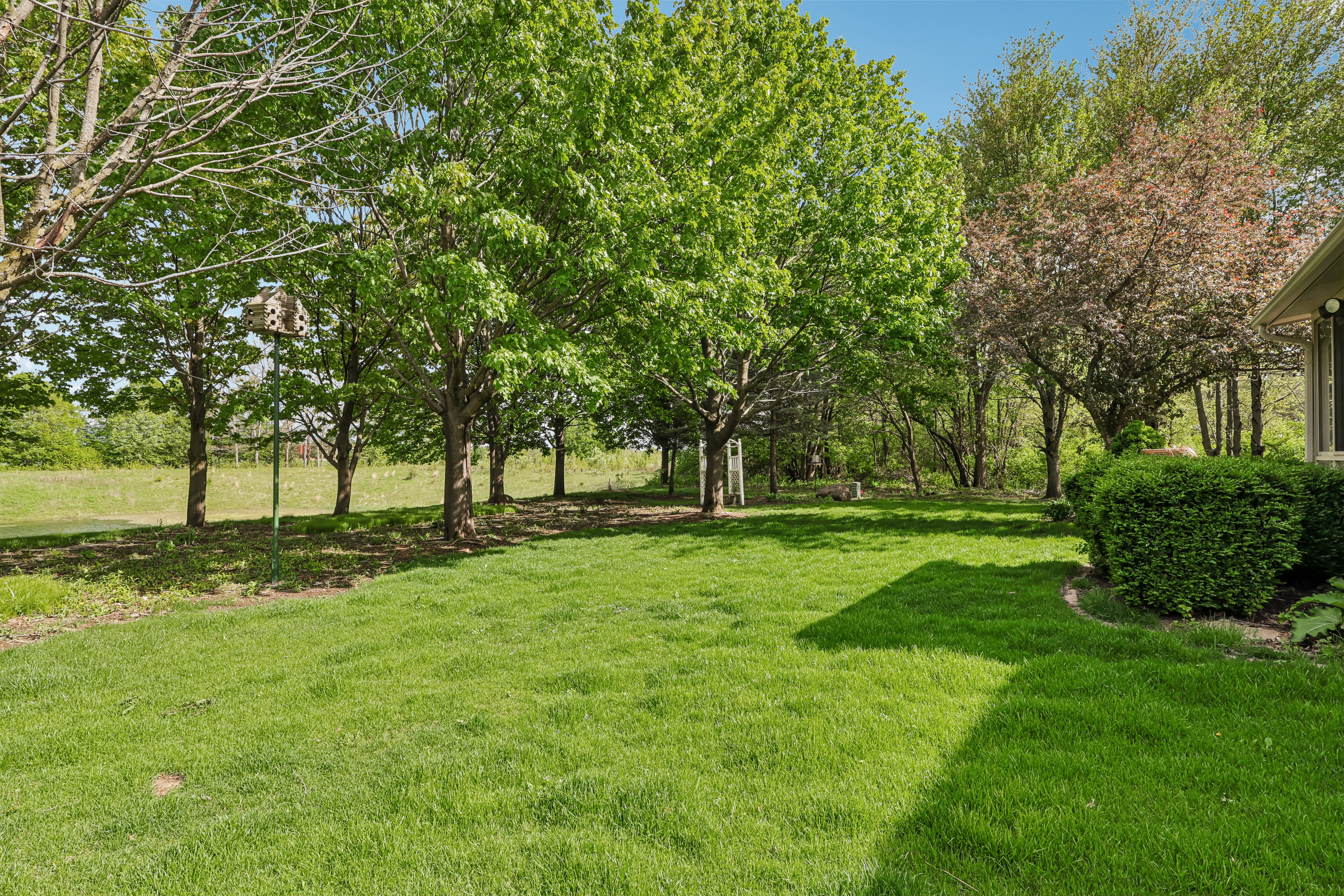 Photo 29 of 41 of 426 Heatherwood Dr, Oswego, IL