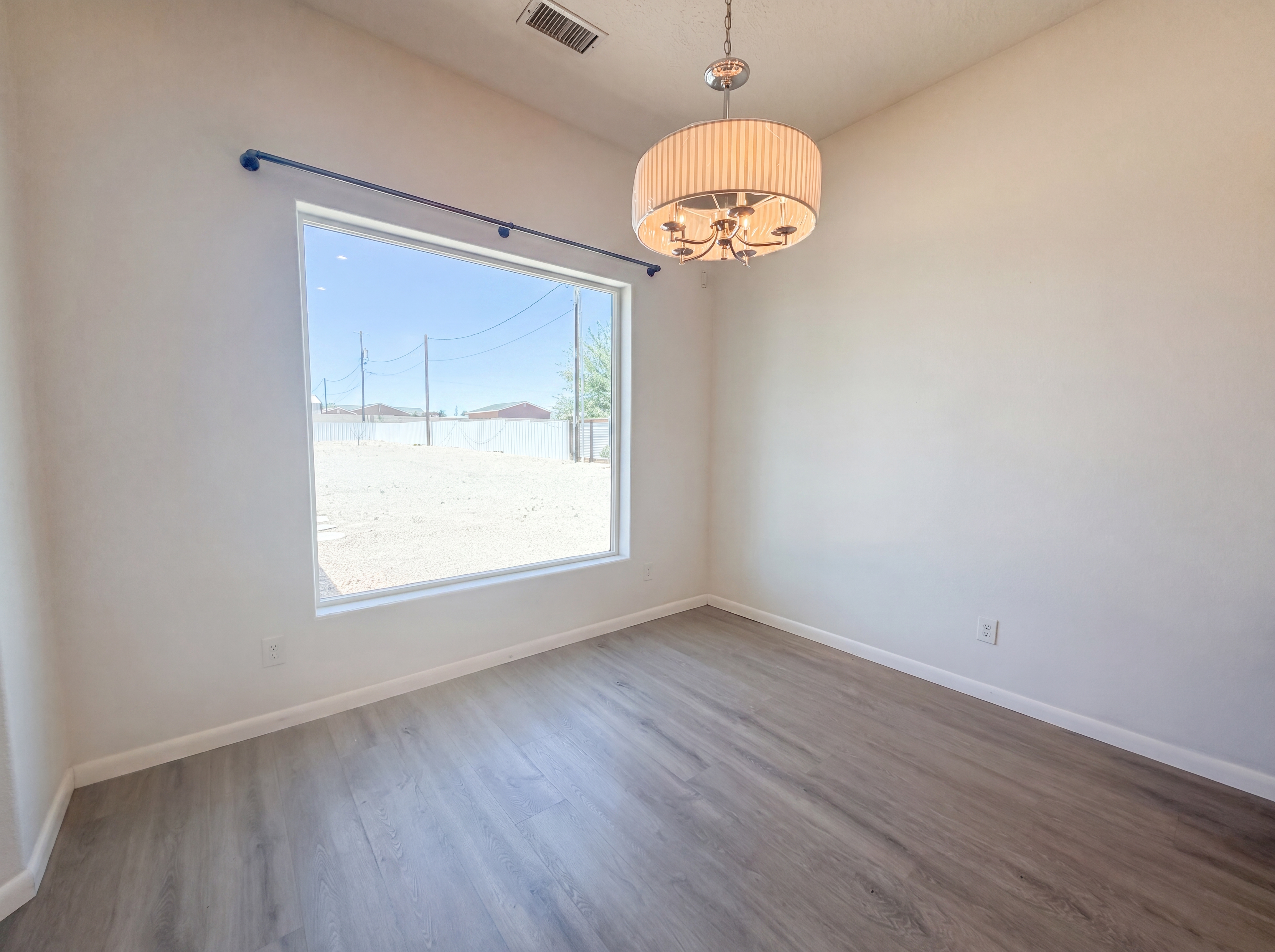 Photo 8 of 21 of 1625 35th St SE, Rio Rancho, NM