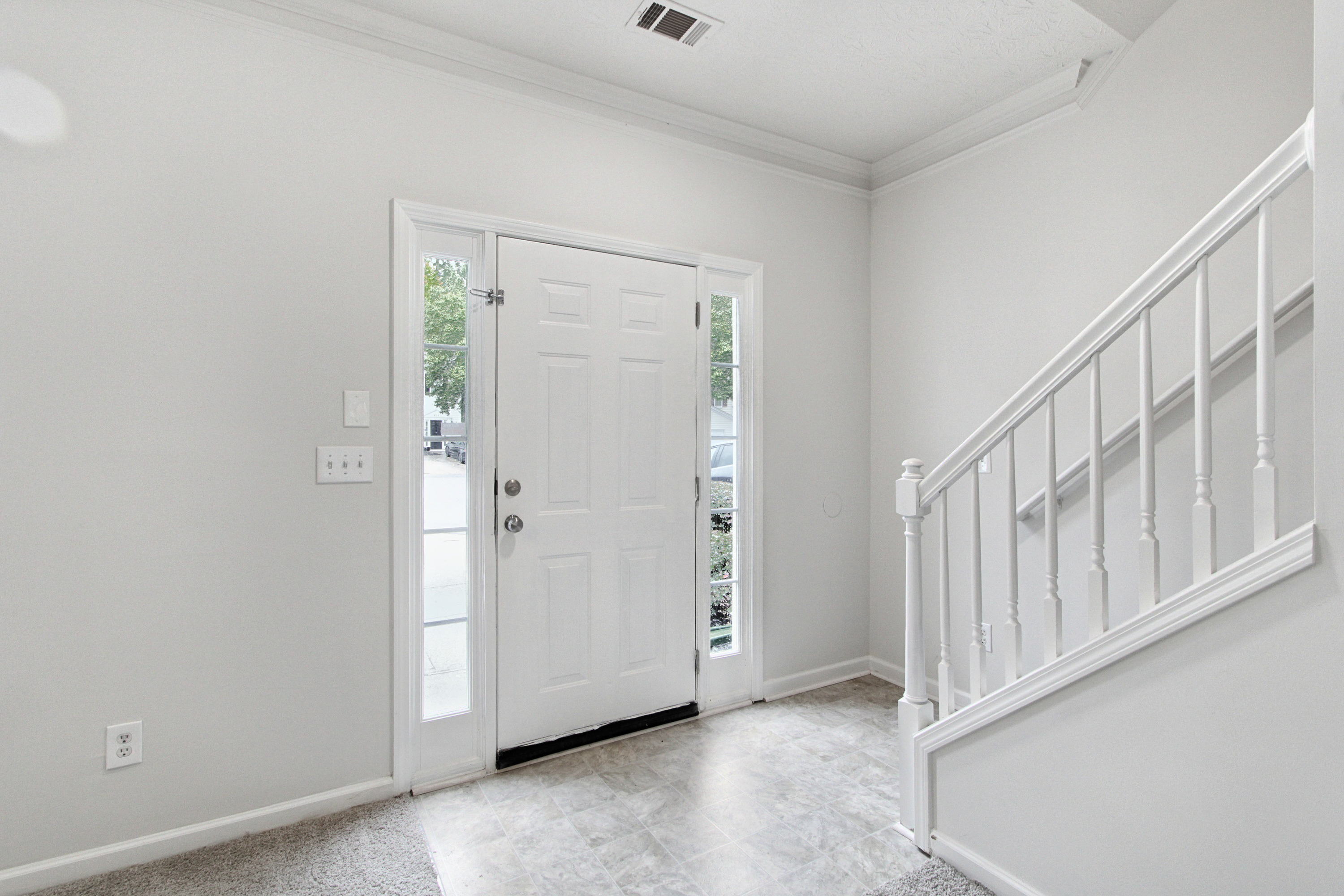 Photo 5 of 27 of 409 Timber Gate Dr, Lawrenceville, GA