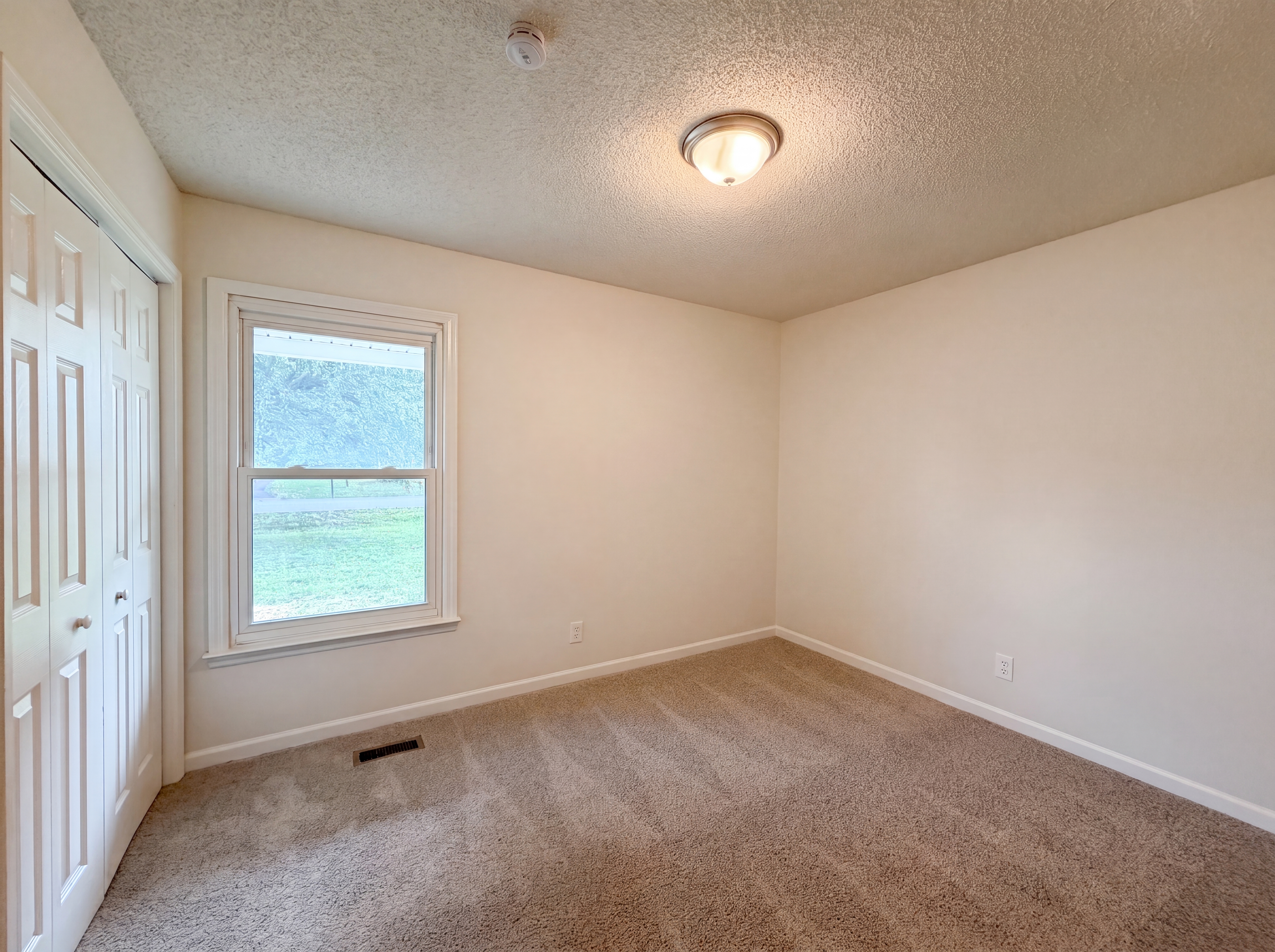 Photo 16 of 22 of 4023 Cavalier Dr, Murfreesboro, TN