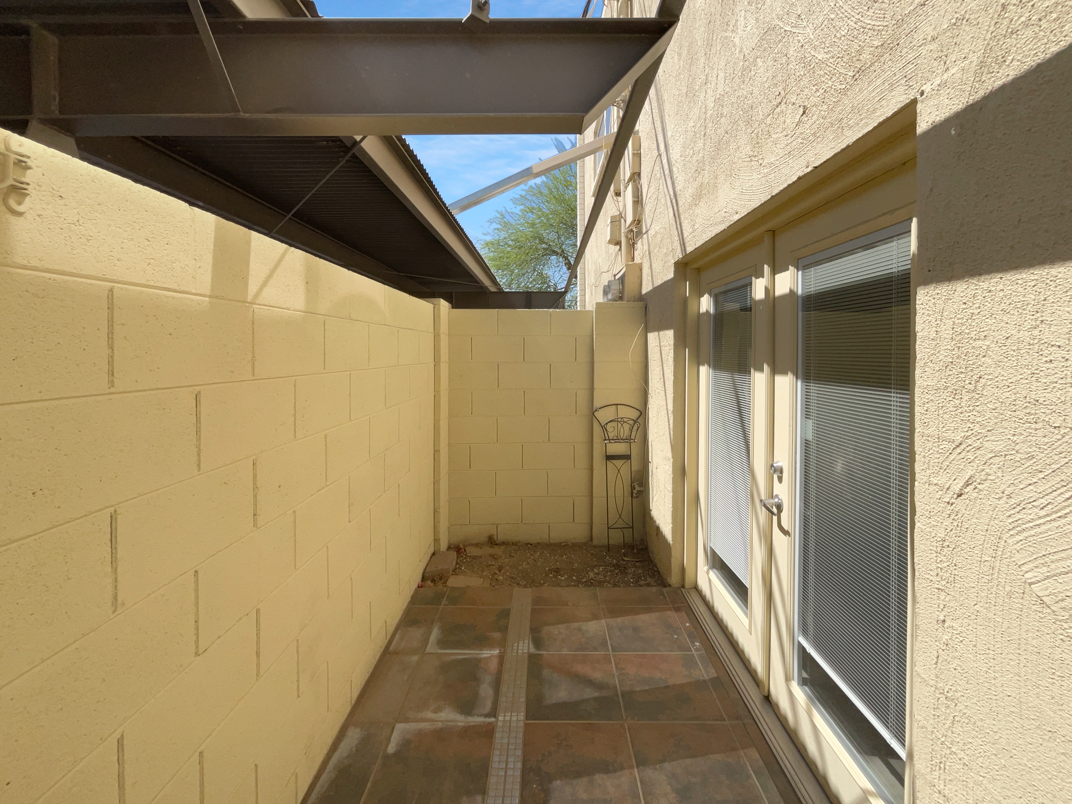 Photo 9 of 22 of 4925 N 73rd St, Scottsdale, AZ