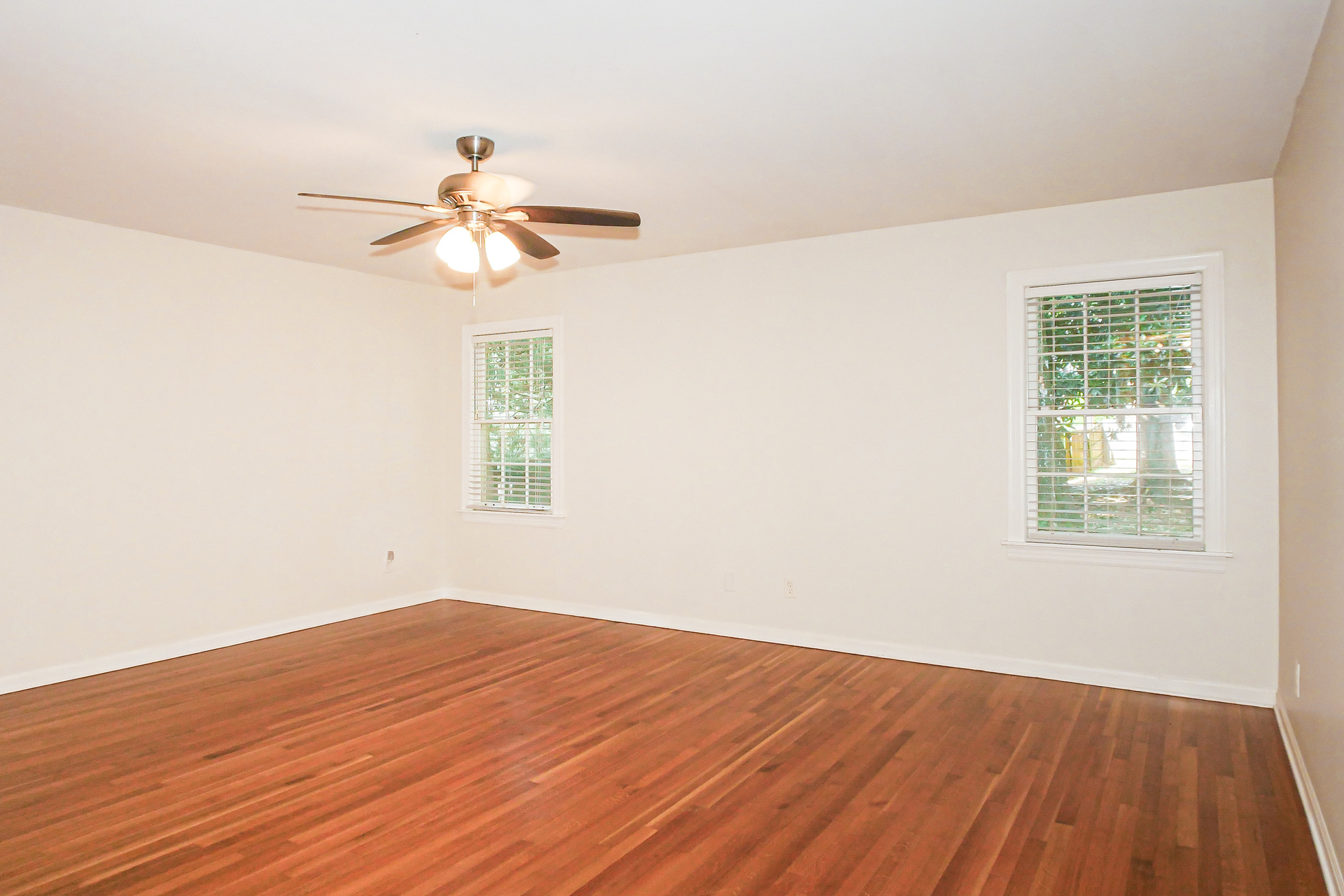 Photo 13 of 22 of 2415 Kirby Rd, Memphis, TN