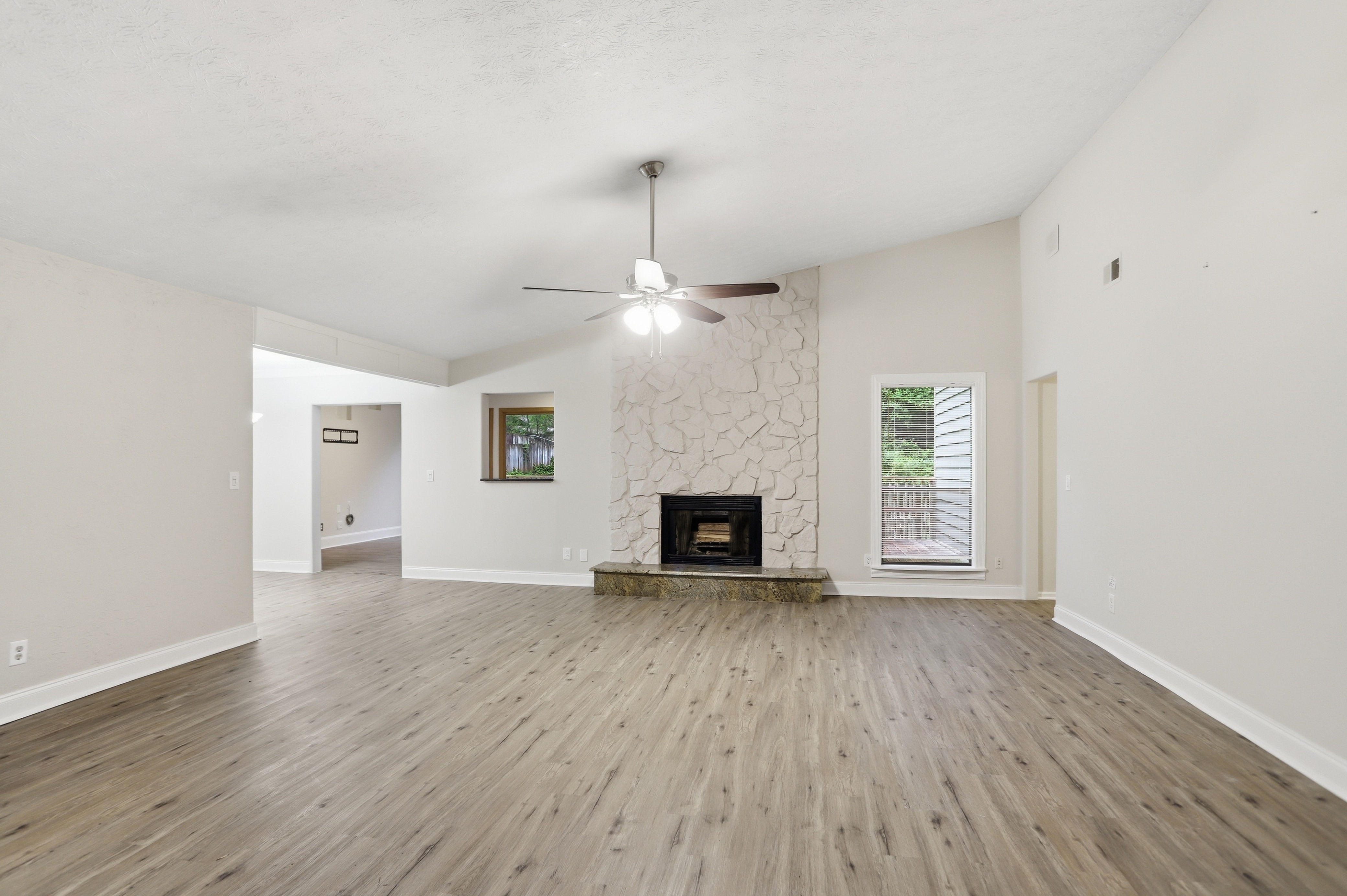 Photo 3 of 37 of 1485 Barrier Rd, Marietta, GA