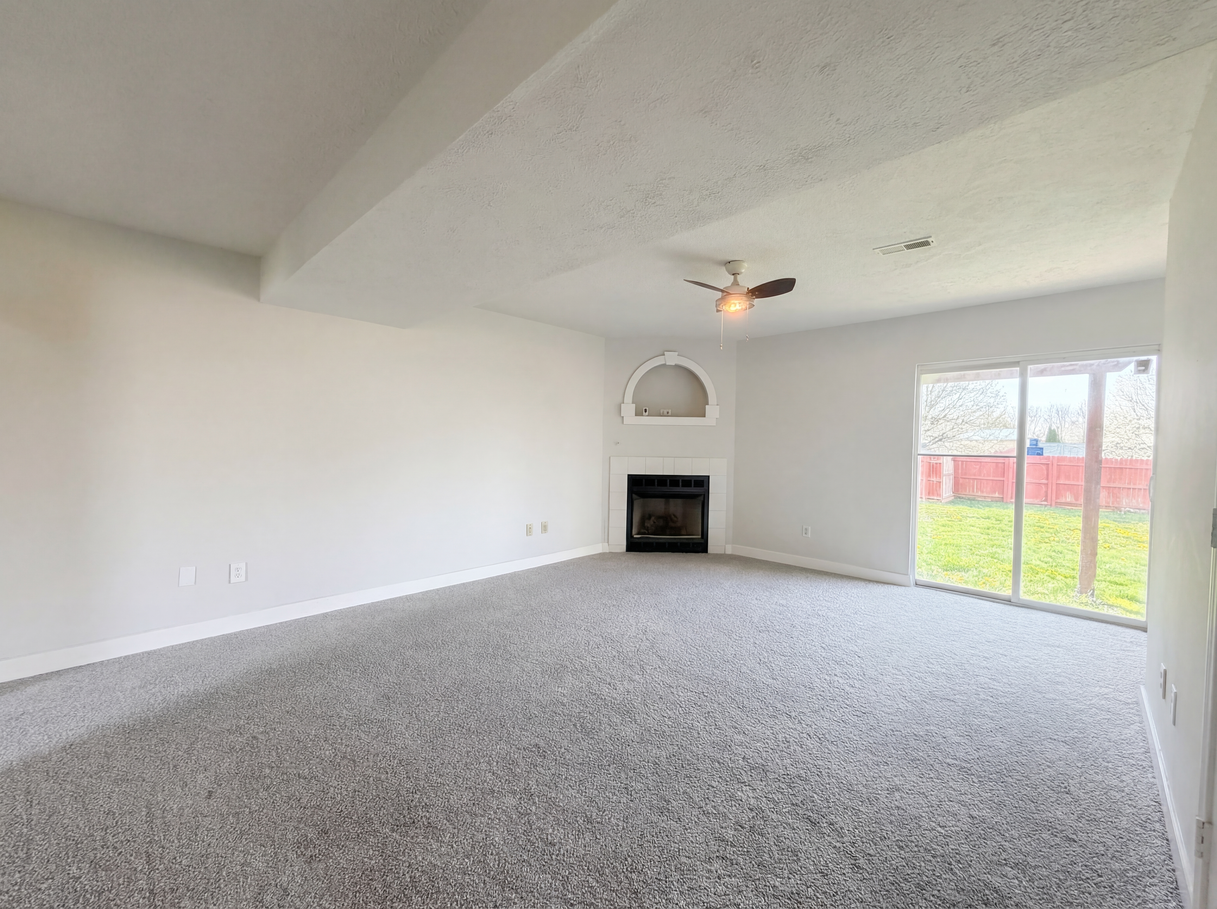 Photo 3 of 25 of 5691 Matuka Dr, Columbus, OH