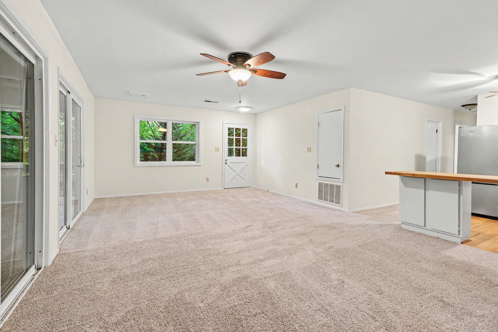 Photo 3 of 17 of 784 Beaver Lake Dr, Ellijay, GA