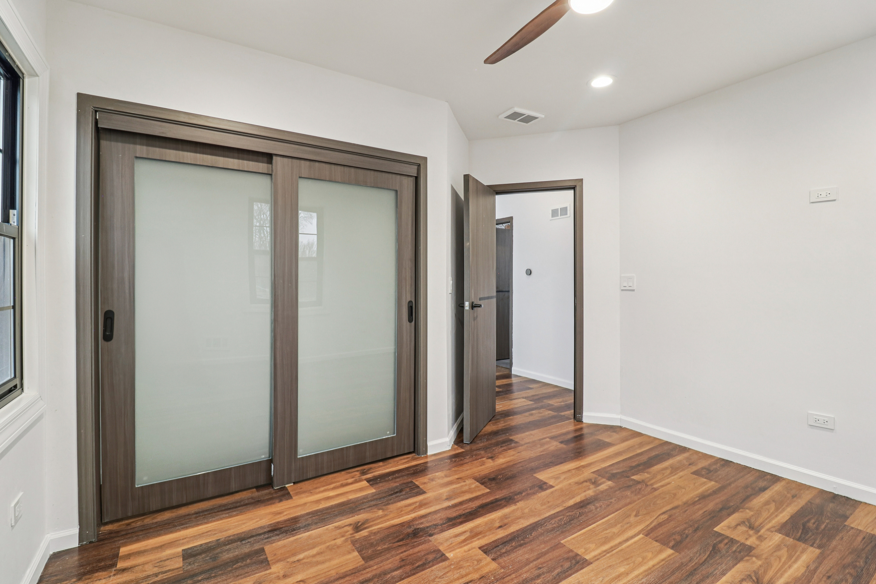 Photo 20 of 48 of 1509 Center St, Des Plaines, IL