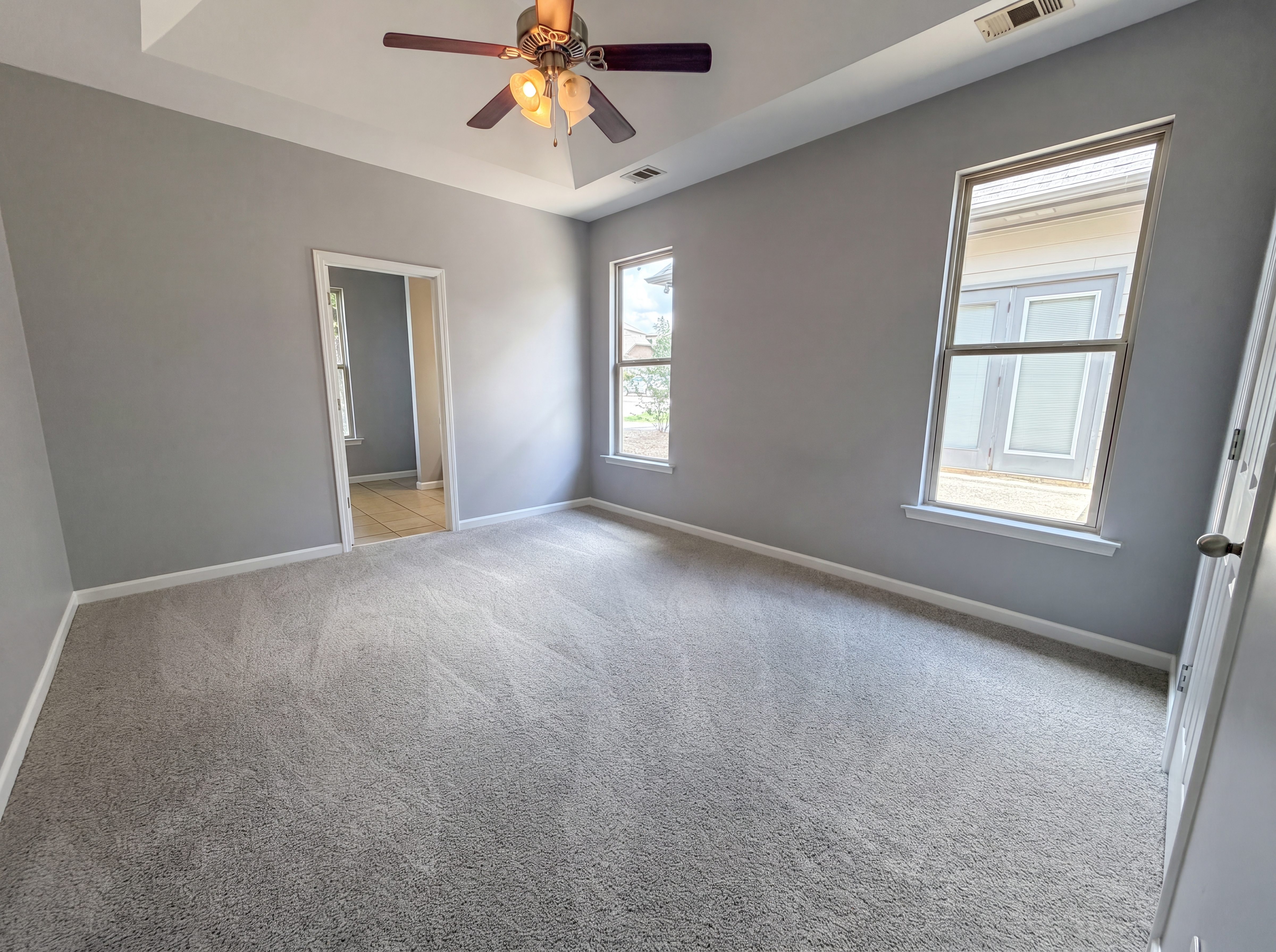 Photo 4 of 19 of 1124 Washington Dr, Moody, AL