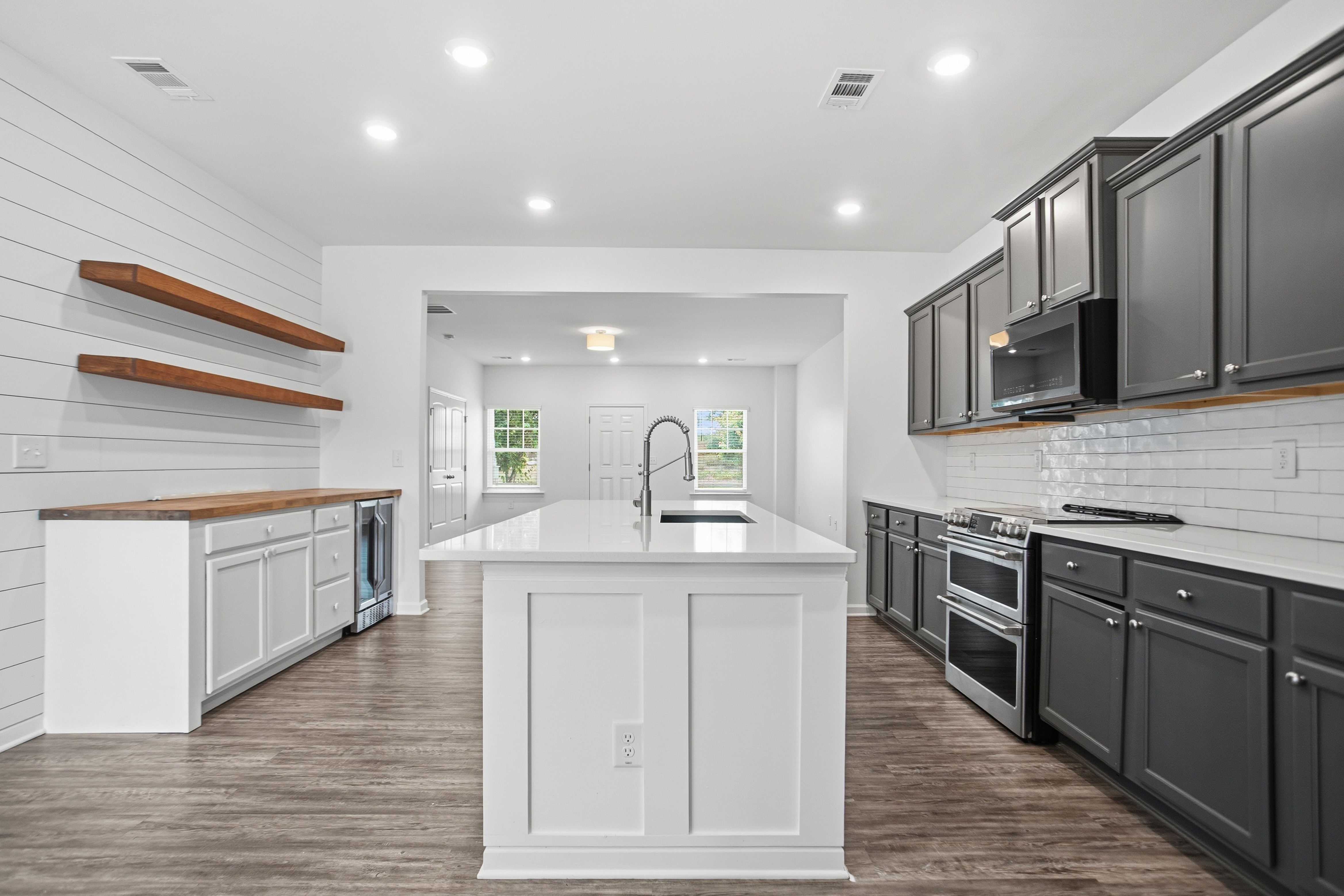 Photo 11 of 42 of 505 Ruths Dr, Woodstock, GA