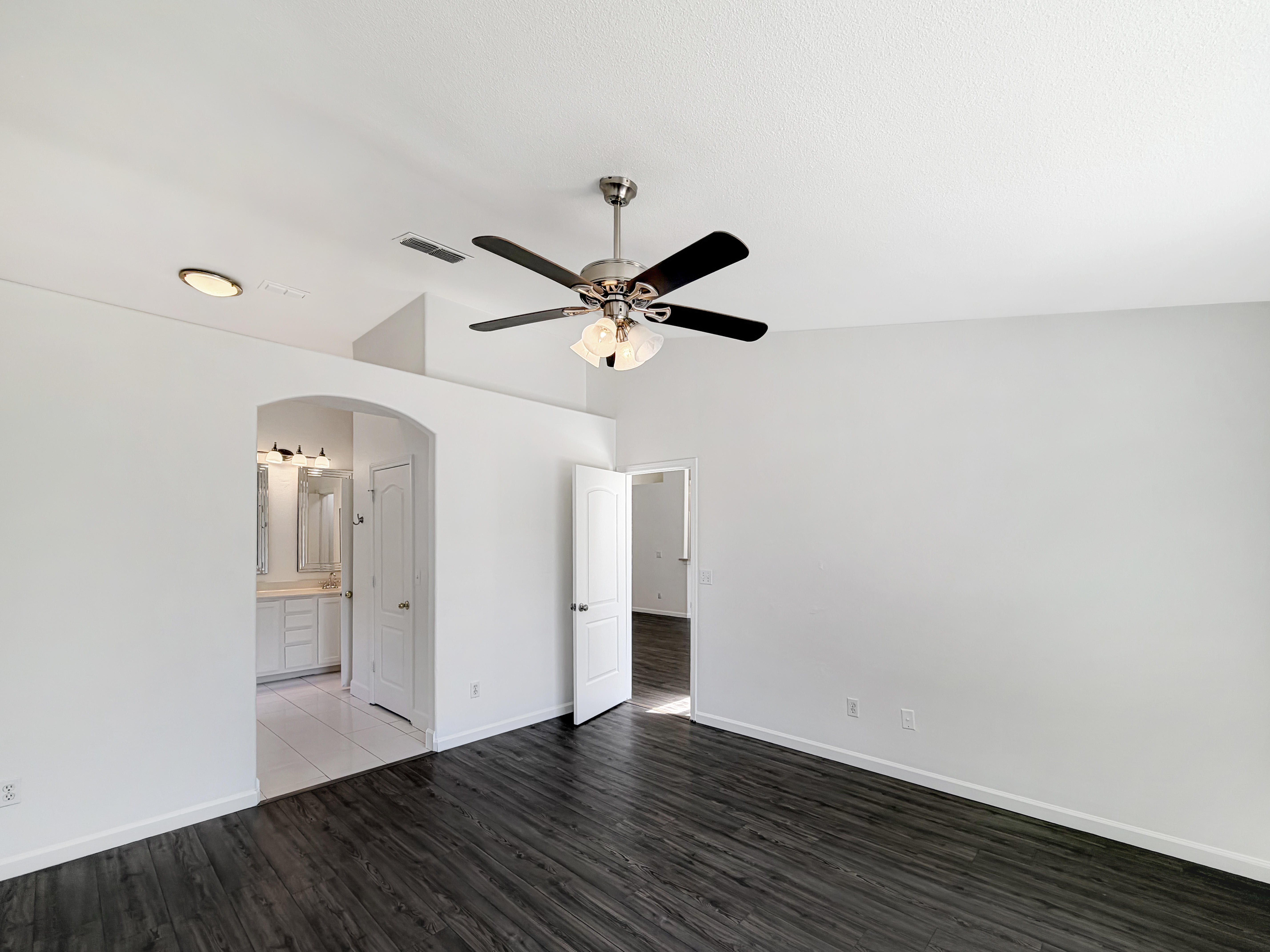 Photo 4 of 29 of 3990 Black Butte Cir, Stockton, CA