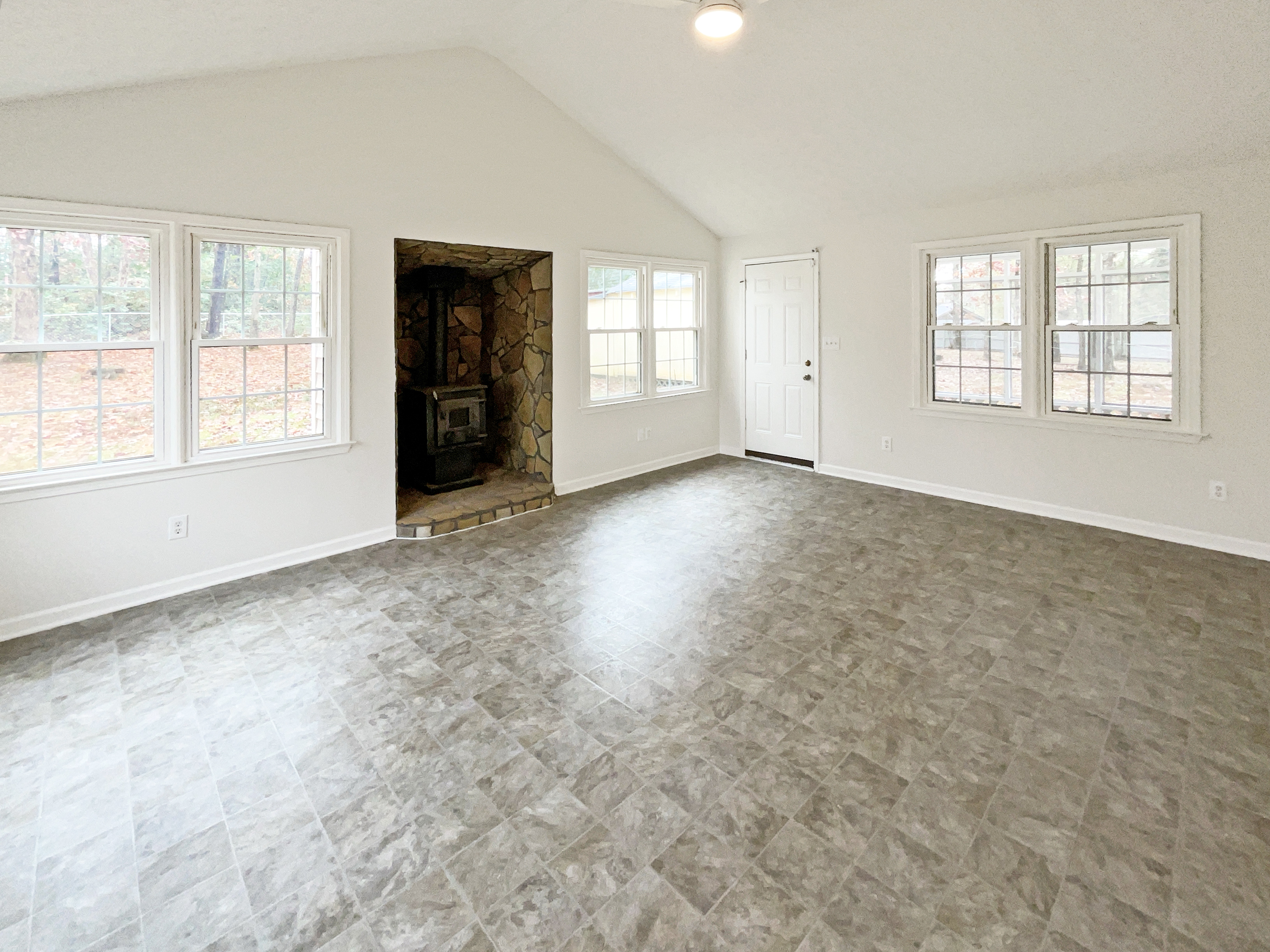 Photo 7 of 27 of 4134 Jodeco Rd, McDonough, GA