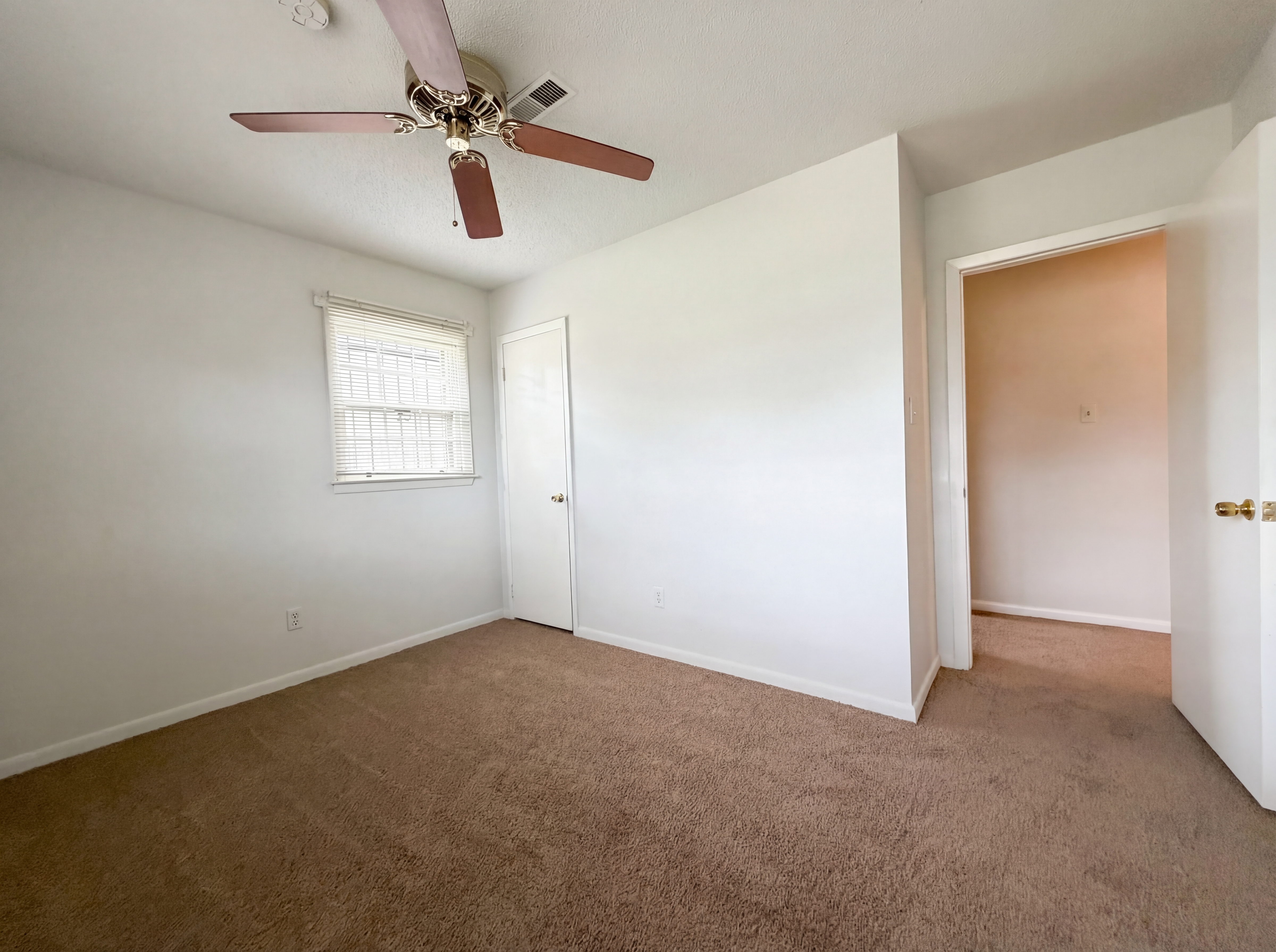 Photo 20 of 28 of 214 Cornell Dr, Warner Robins, GA