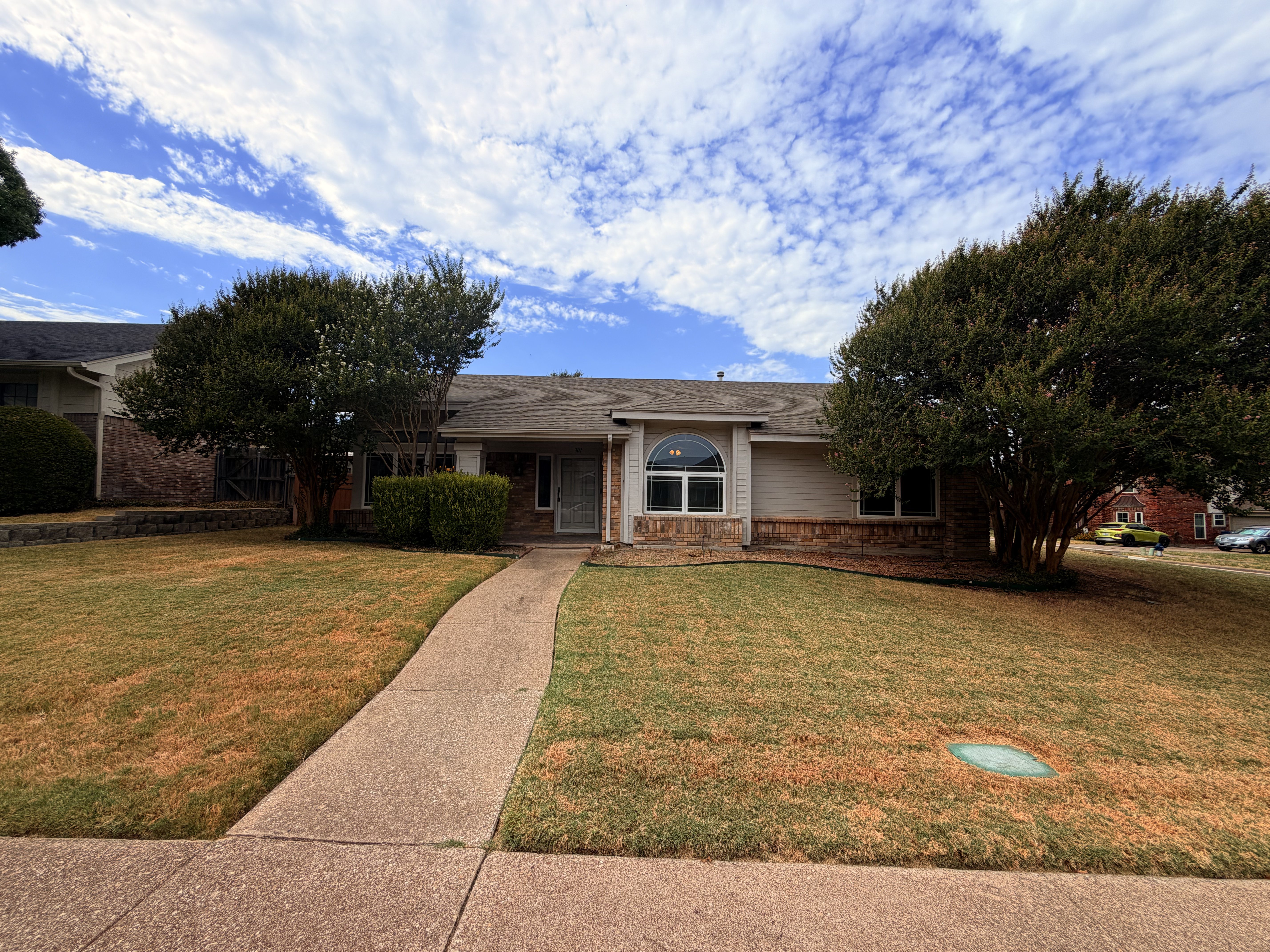 Photo 19 of 20 of 301 Hillside Ct, Garland, TX