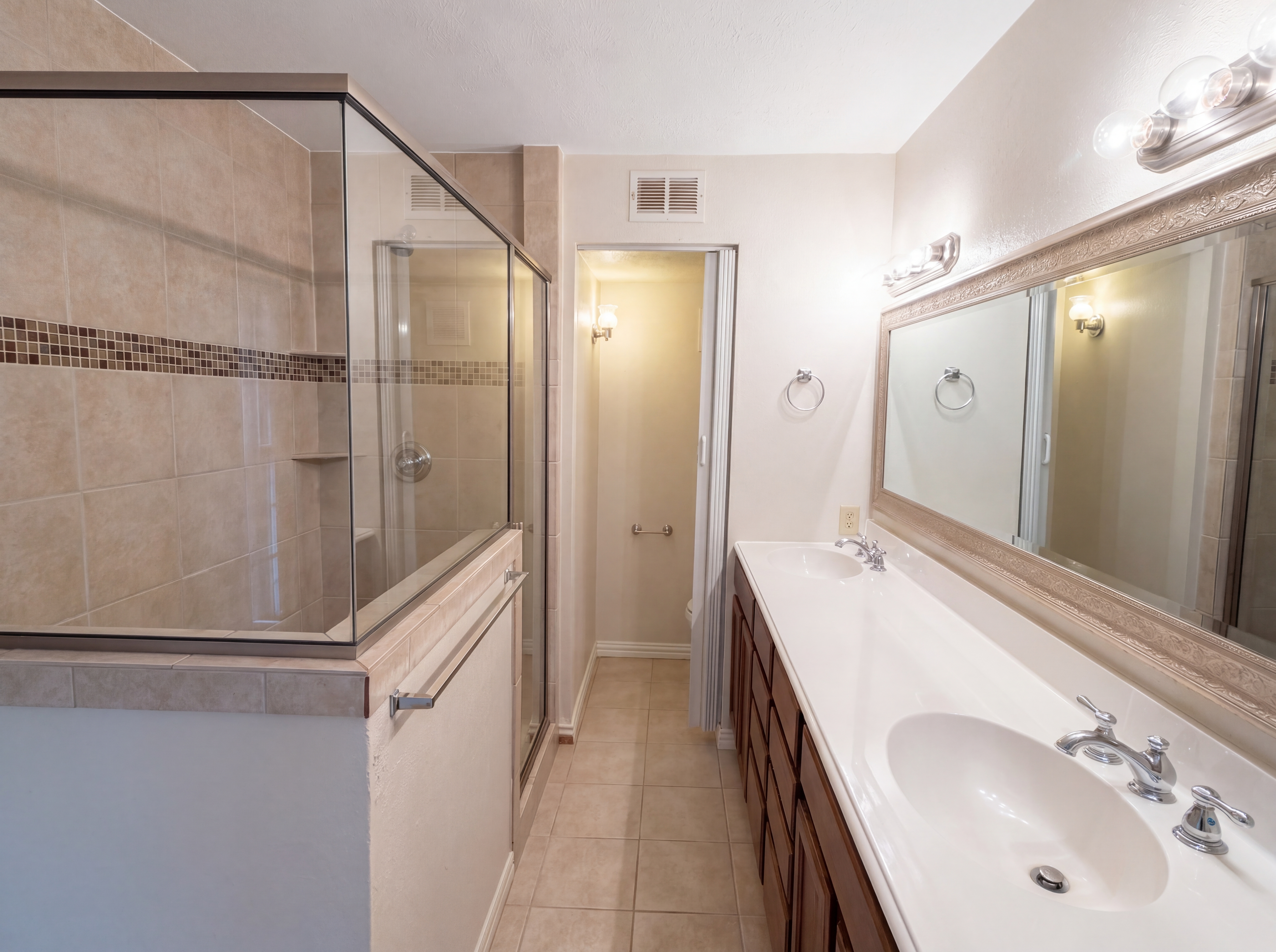 Photo 15 of 21 of 1332 Kesser Dr, Plano, TX
