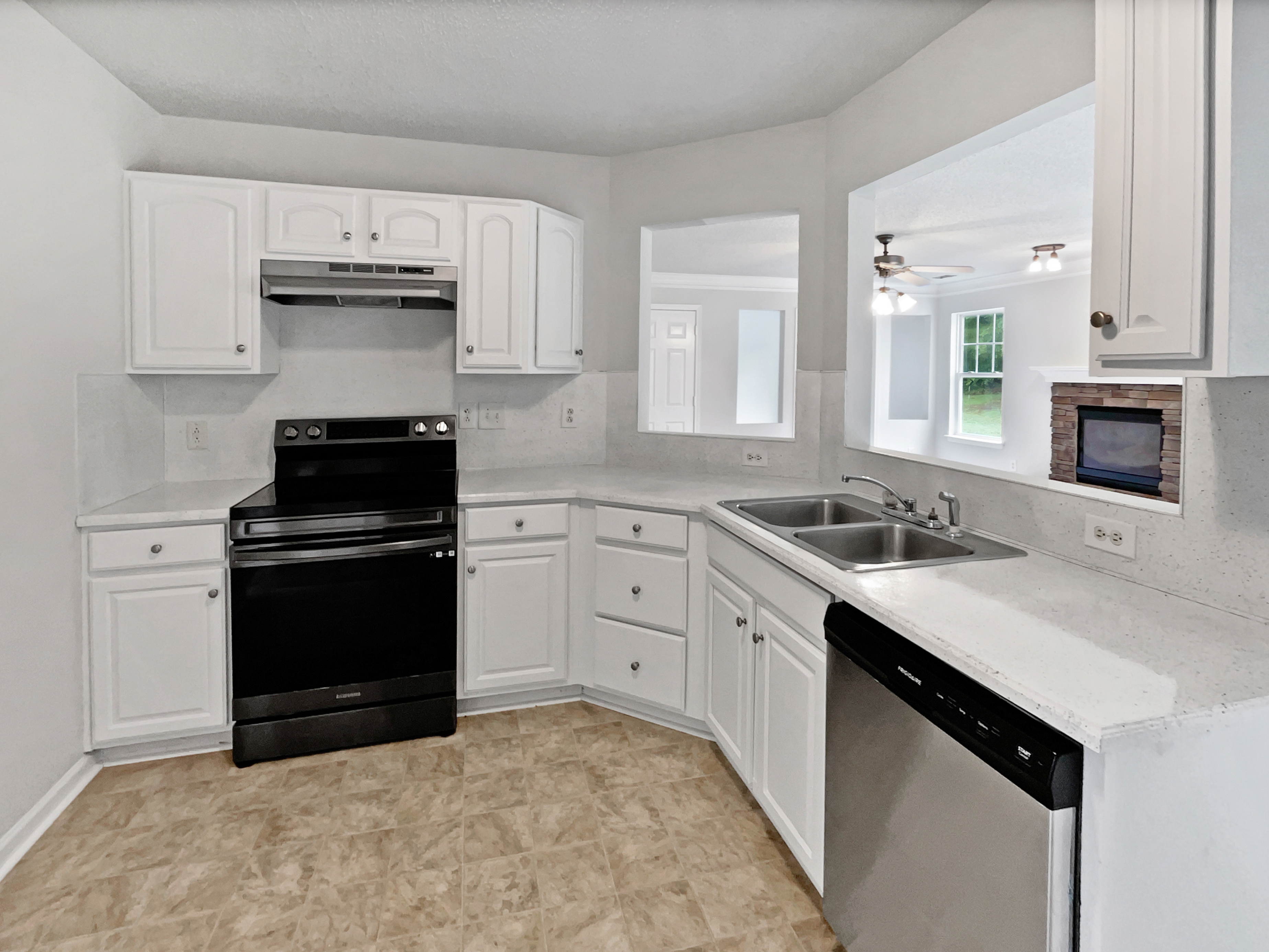 Photo 6 of 23 of 752 Raindrops Rd, Gastonia, NC