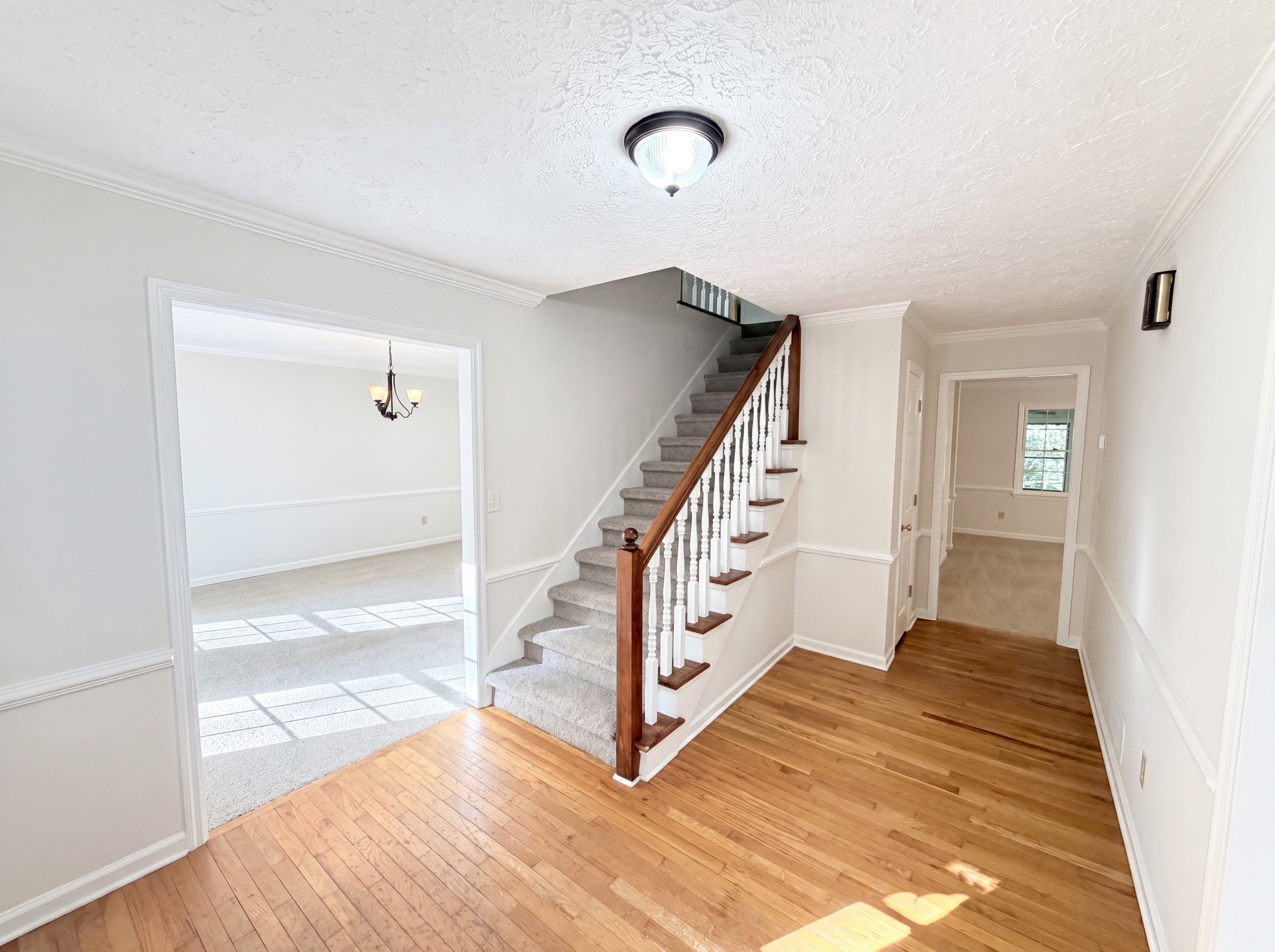 Photo 11 of 38 of 515 Teresa Ln, Canton, GA