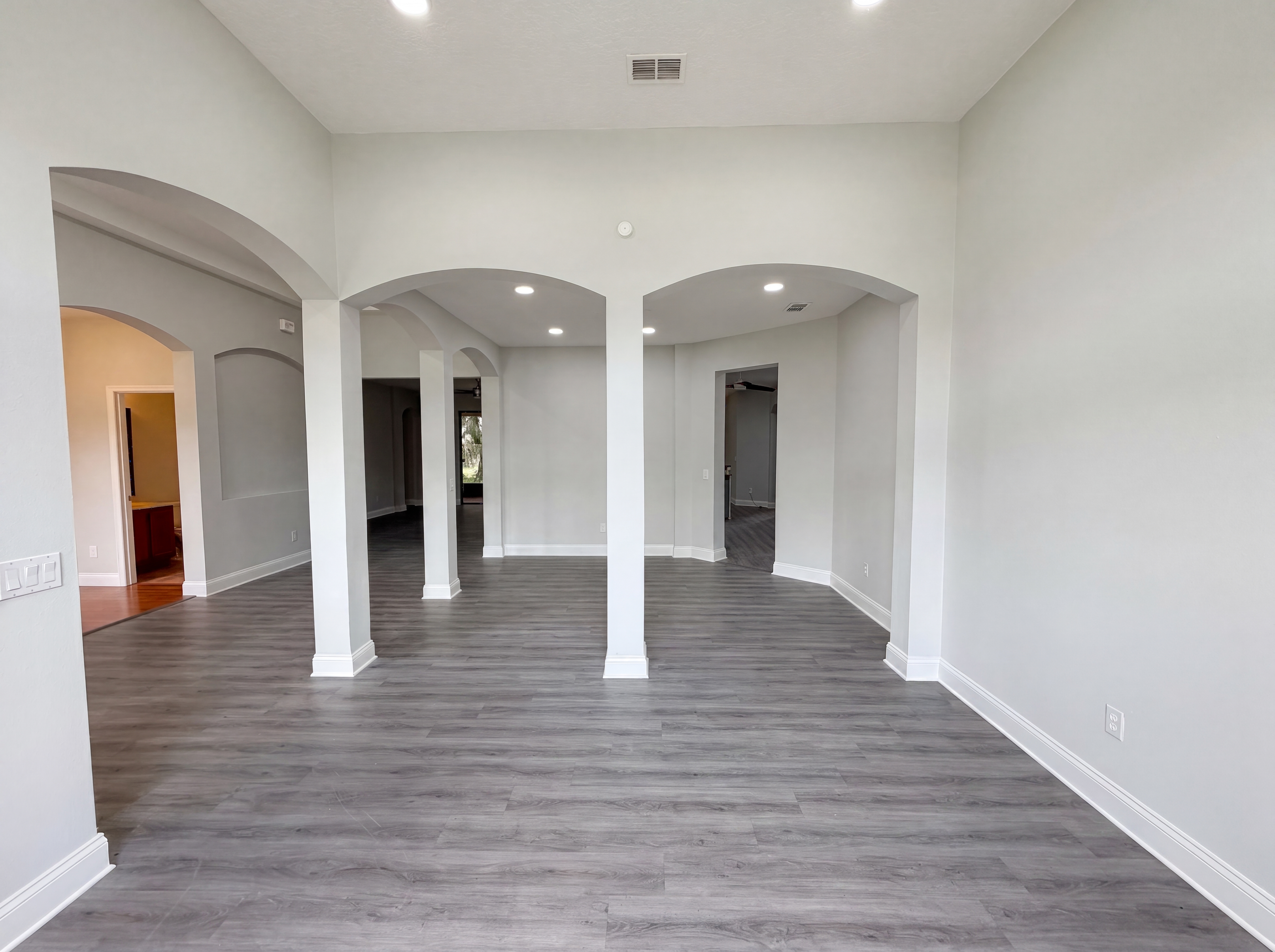 Photo 13 of 26 of 216 Blue Crystal Dr, Deland, FL