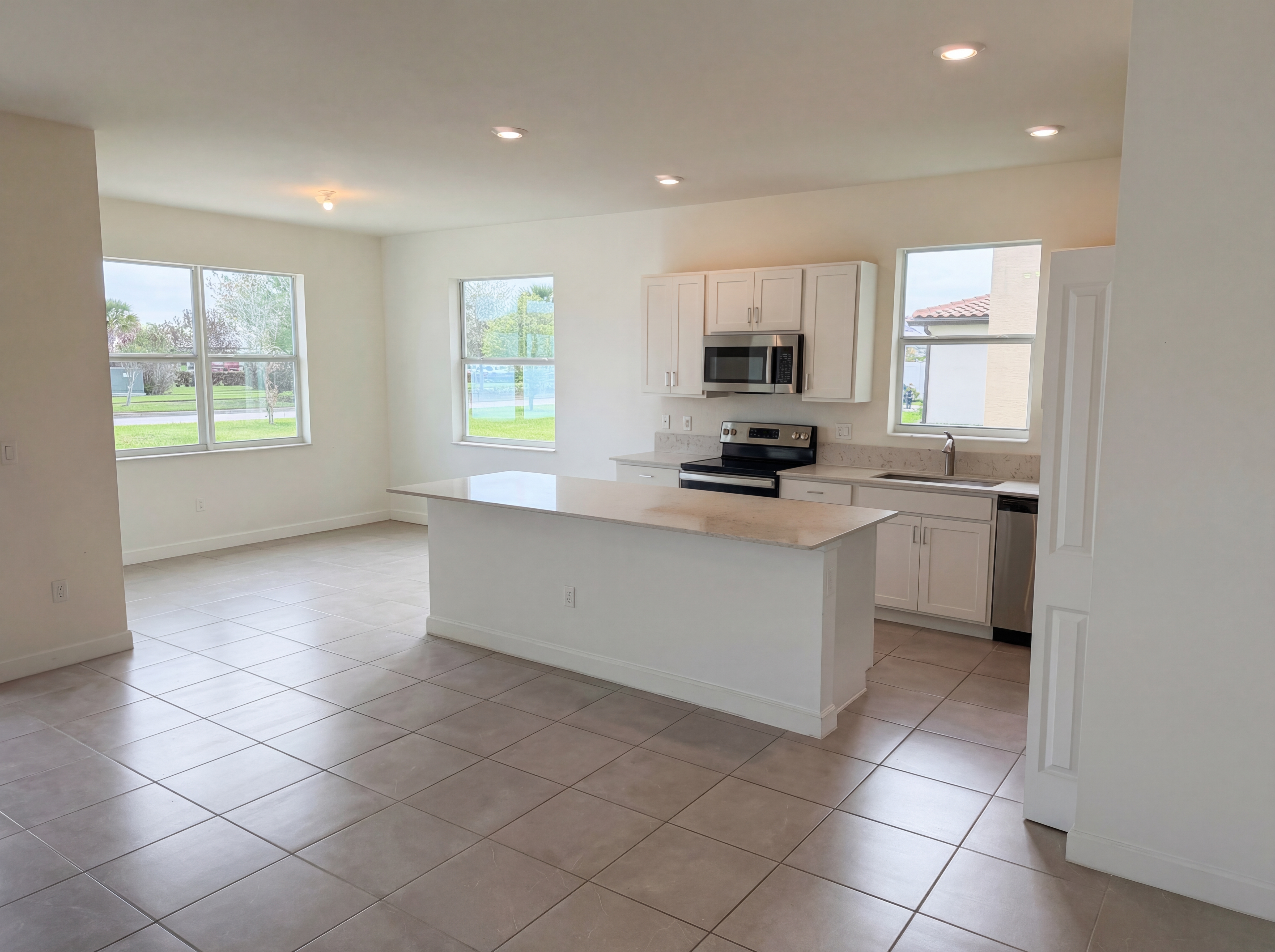 Photo 16 of 28 of 12473 NW Lynch Ln, Port Saint Lucie, FL