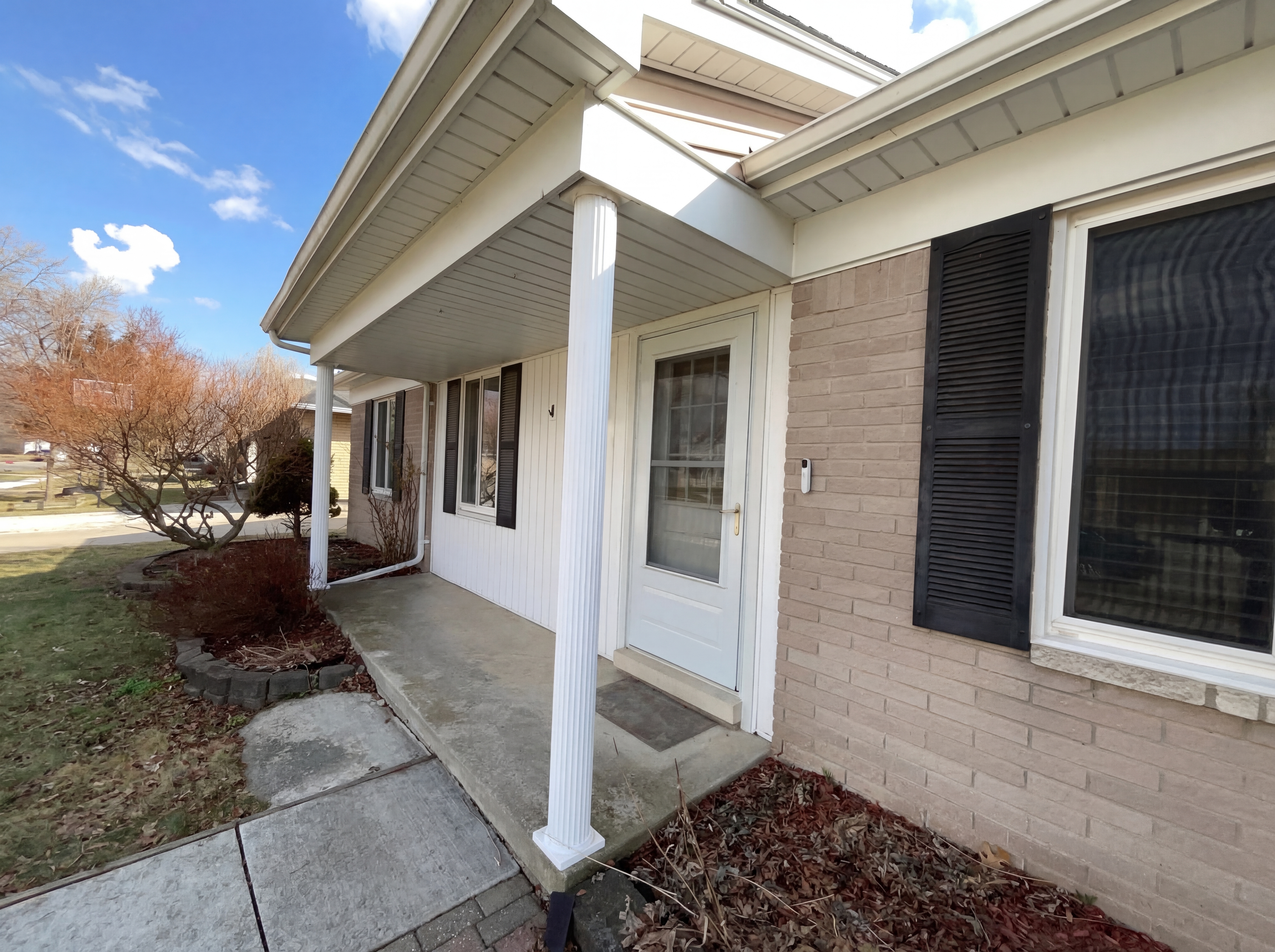 Photo 6 of 19 of 42195 Fairview Dr, Canton, MI