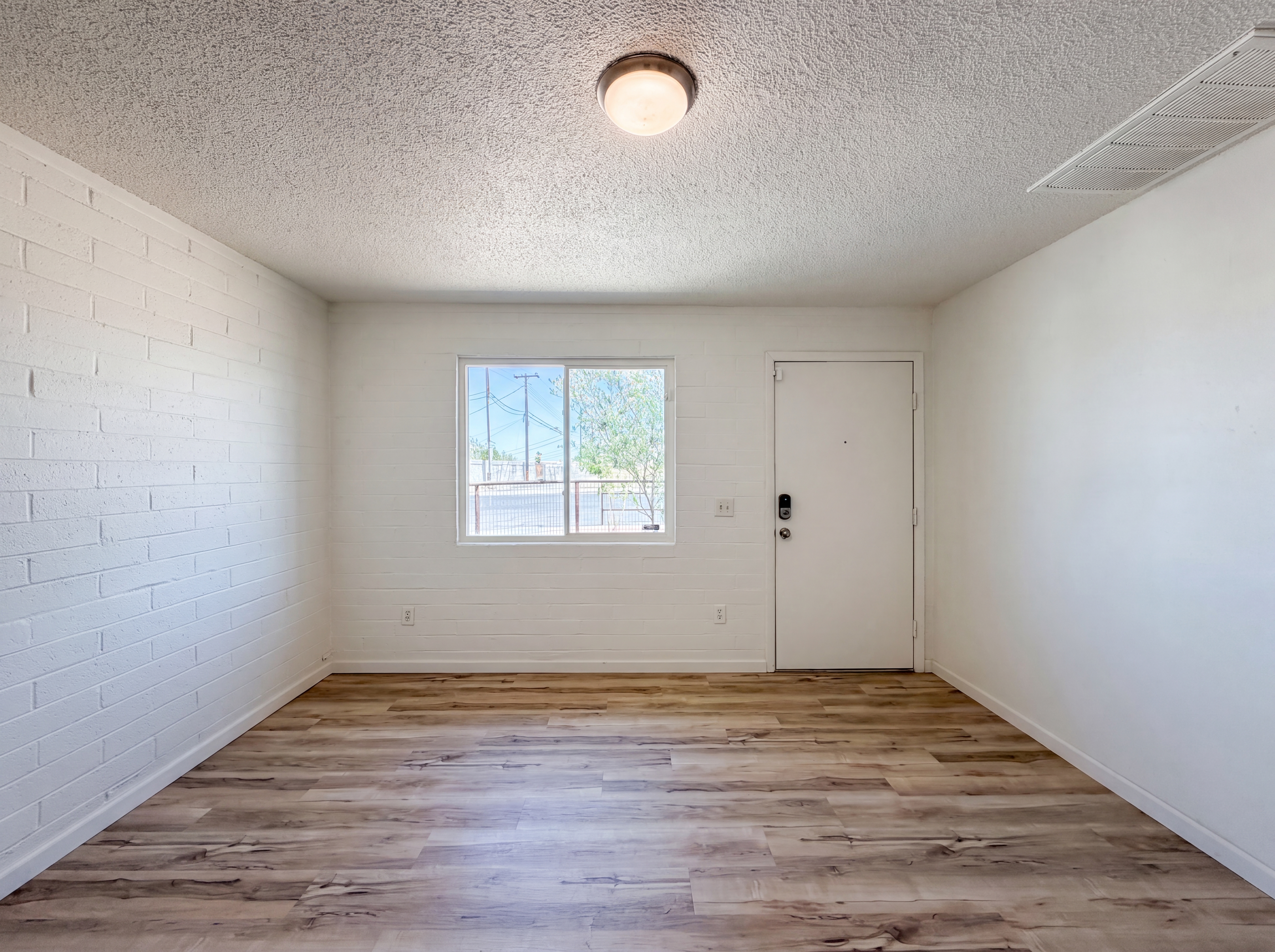 Photo 3 of 18 of 6224 S 20th St, Phoenix, AZ