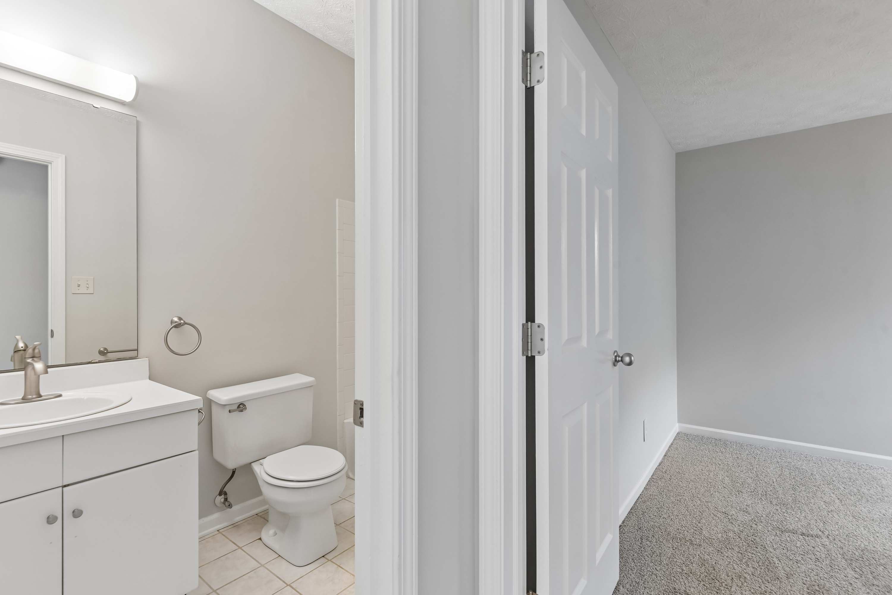 Photo 20 of 42 of 3711 Magenta Ln, Indianapolis, IN