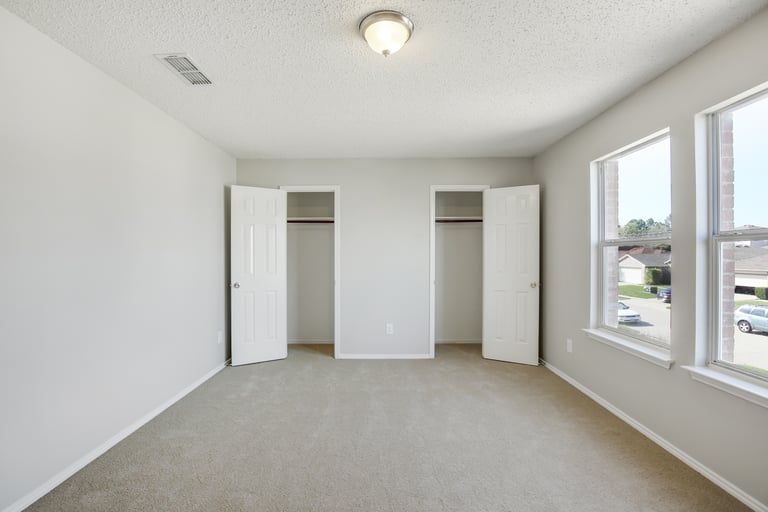 Photo 23 of 27 - 7924 Hidden Brook Dr, Fort Worth, TX 76120