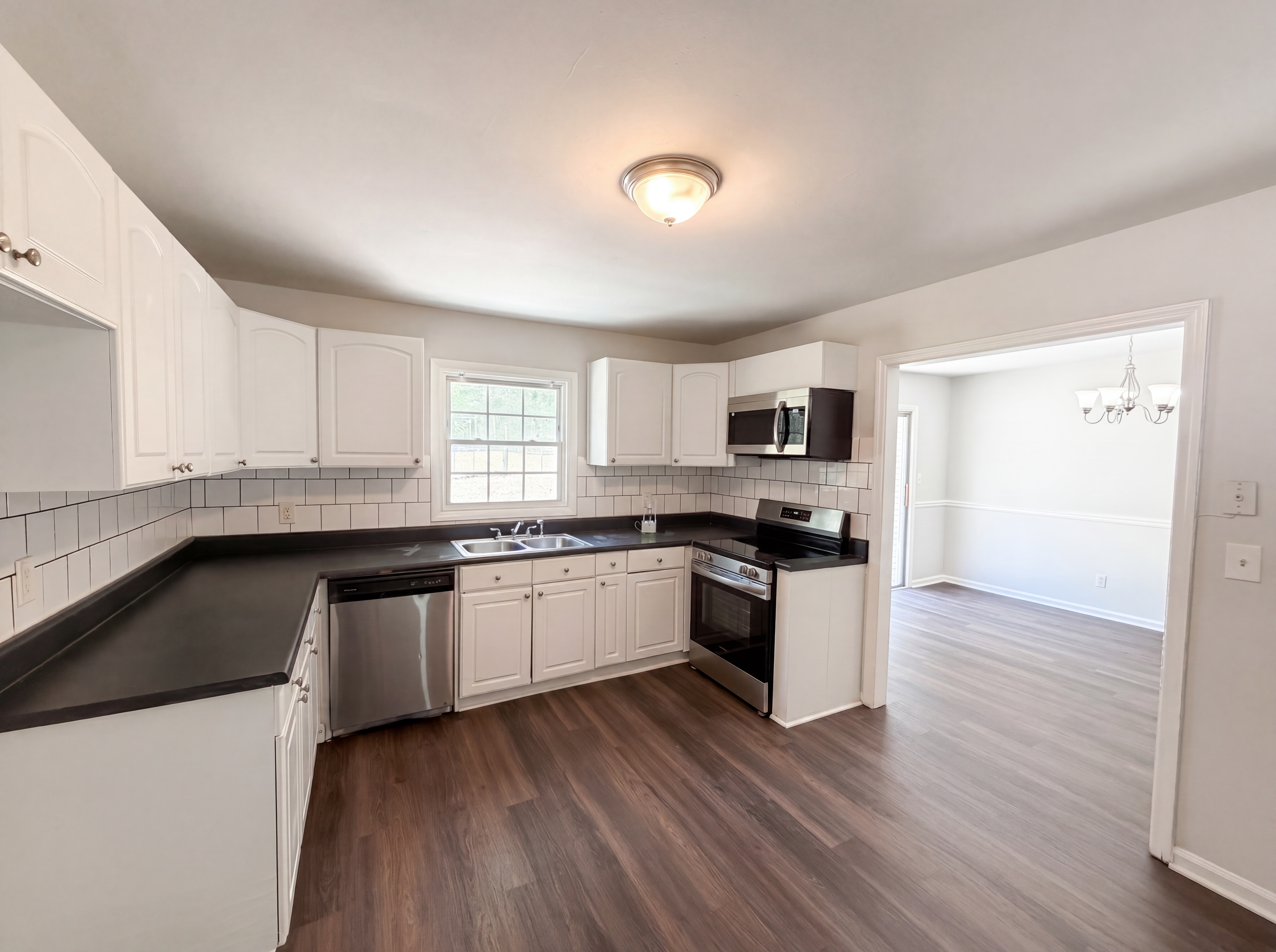 Photo 2 of 22 of 2650 Oxbow Way SW, Marietta, GA