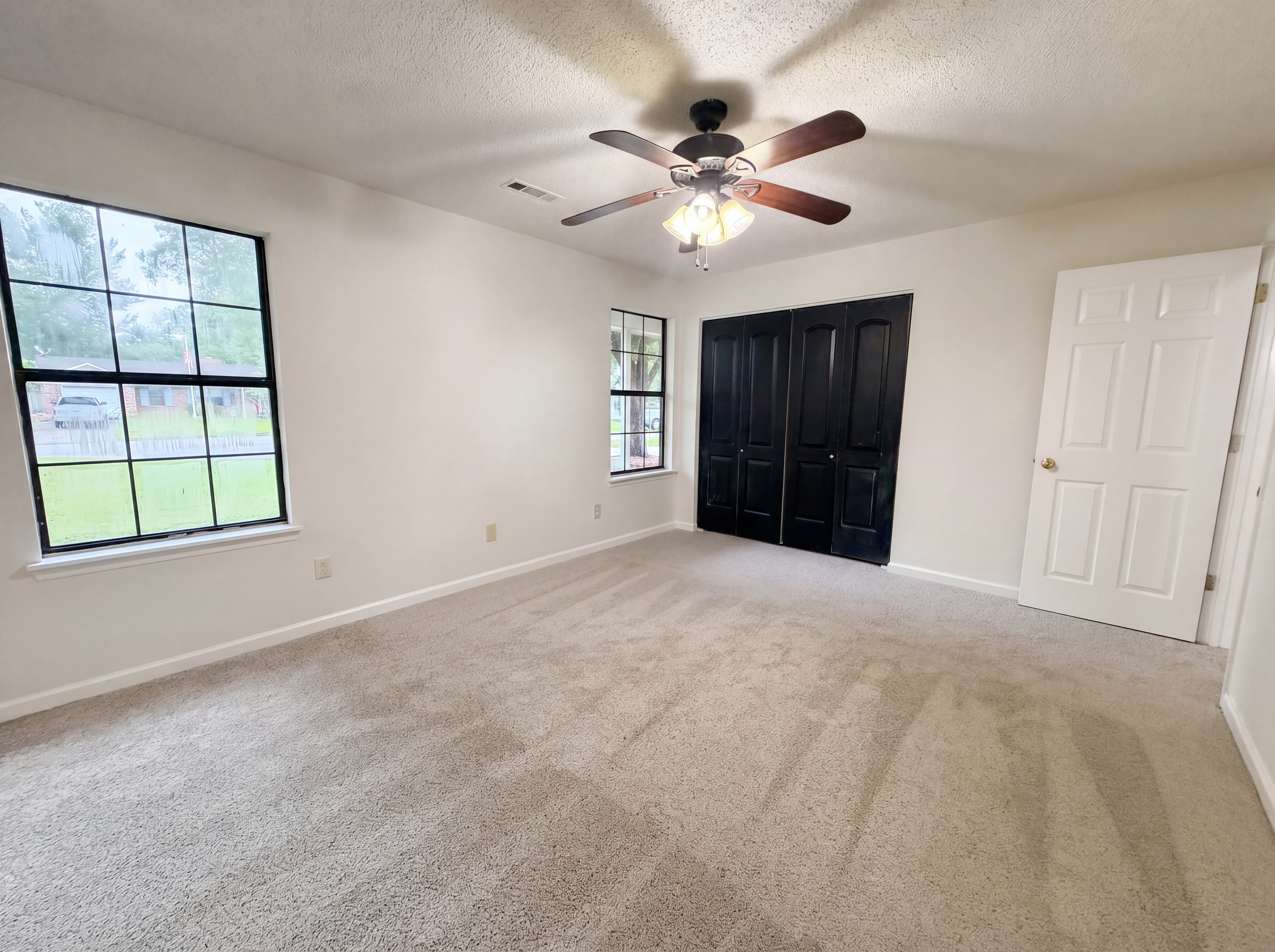 Photo 8 of 17 of 422 Allen Ct, Ladson, SC