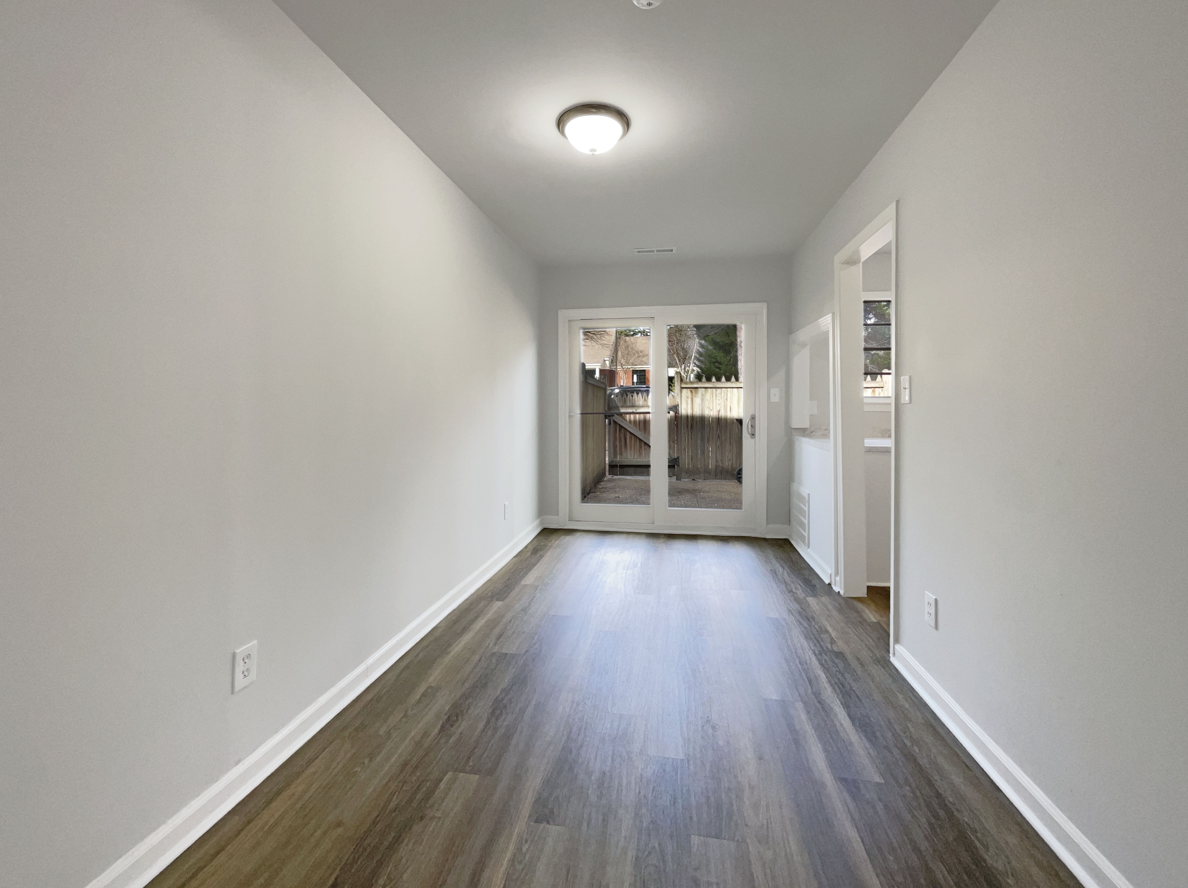 Photo 8 of 15 of 3737 Jamestown Cir, Raleigh, NC