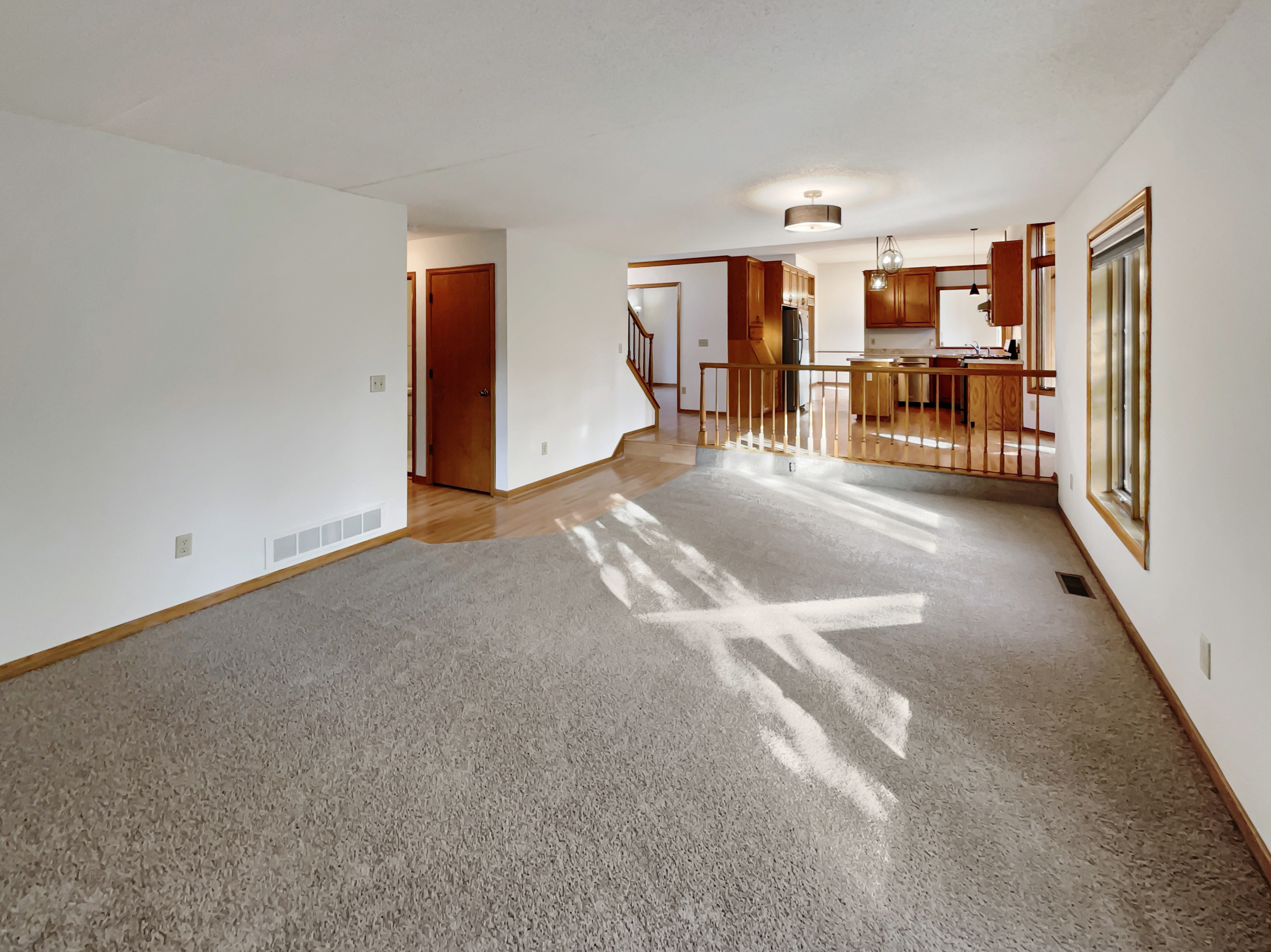 Photo 3 of 32 of 14835 39th Ave N, Plymouth, MN