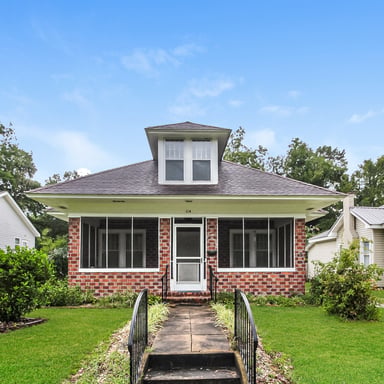 Property photo 1 of 114 E Clay St