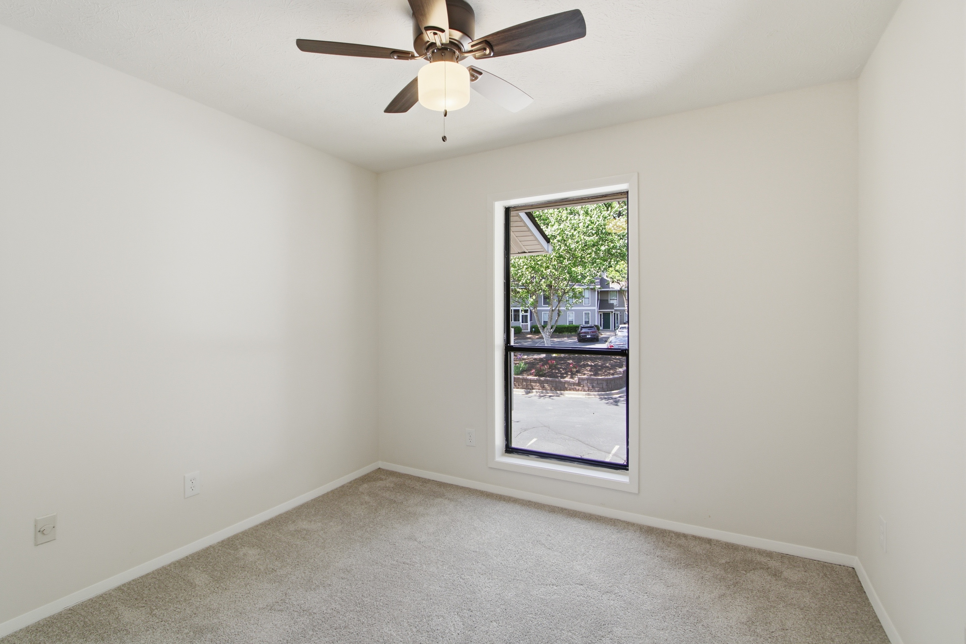 Photo 12 of 19 of 1107 Wynnes Ridge Cir SE, Marietta, GA