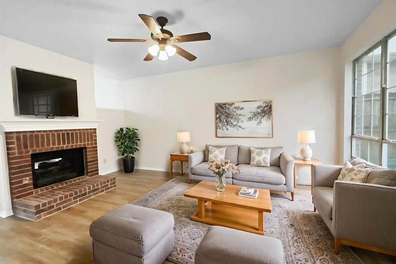 Property photo 2 of 5118 Feather Crst