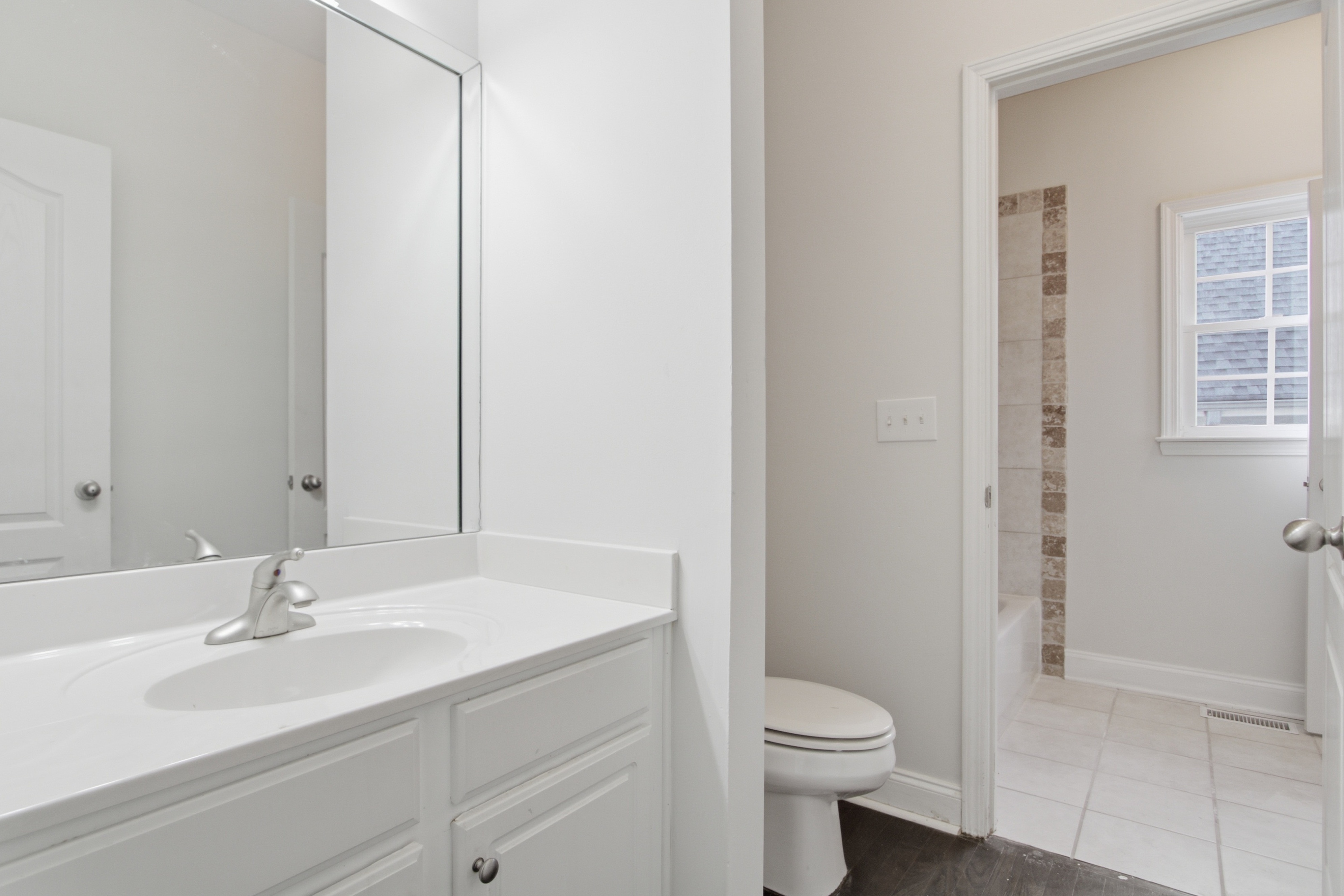 Photo 37 of 61 of 1028 River Forest Pt, Lawrenceville, GA