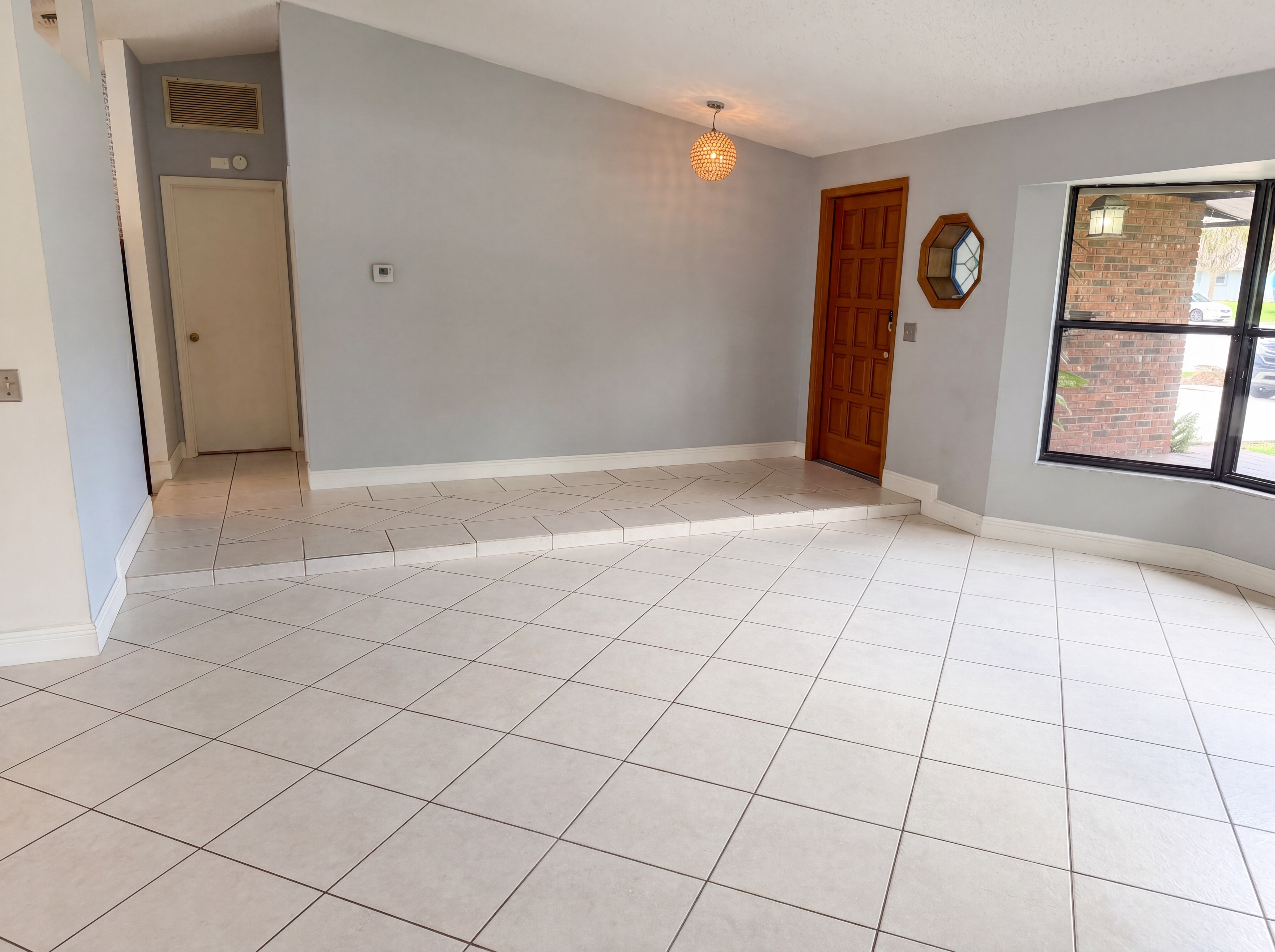 Photo 3 of 27 of 786 SE Ablett Ln, Port Saint Lucie, FL