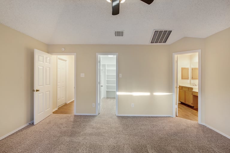 Photo 21 of 31 - 2716 Poplar Spring Rd, Fort Worth, TX 76123