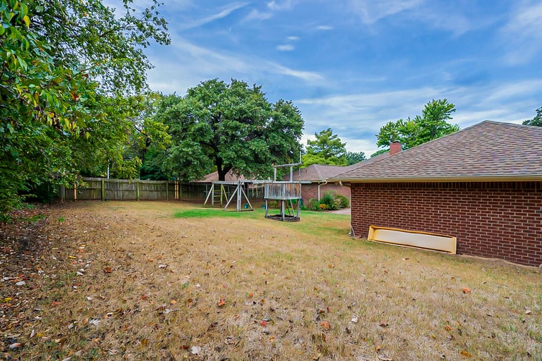 Photo 36 of 36 - 7924 Londonderry Dr, North Richland Hills, TX 76182