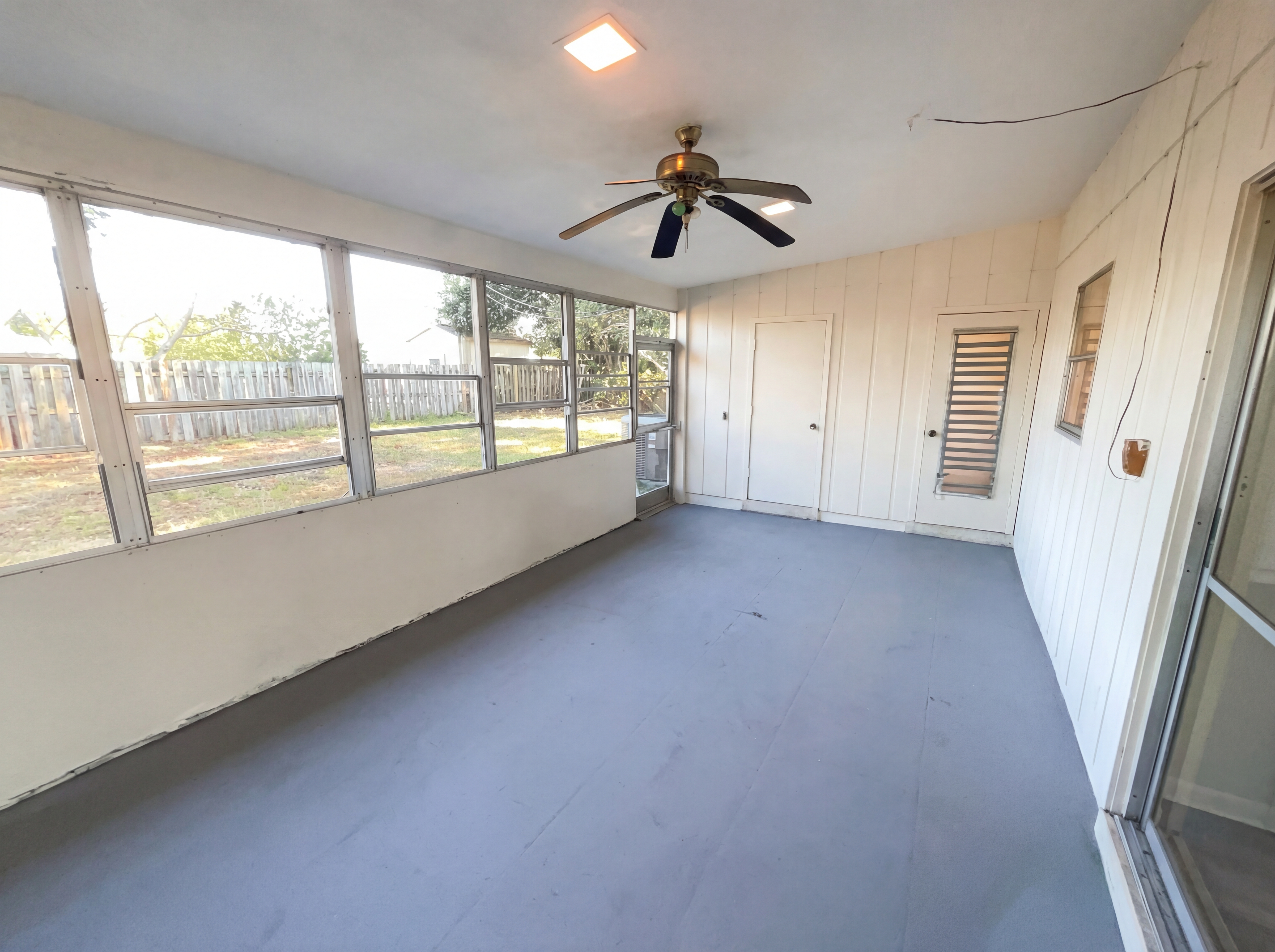 Photo 23 of 26 of 141 SE Calmoso Dr, Port Saint Lucie, FL