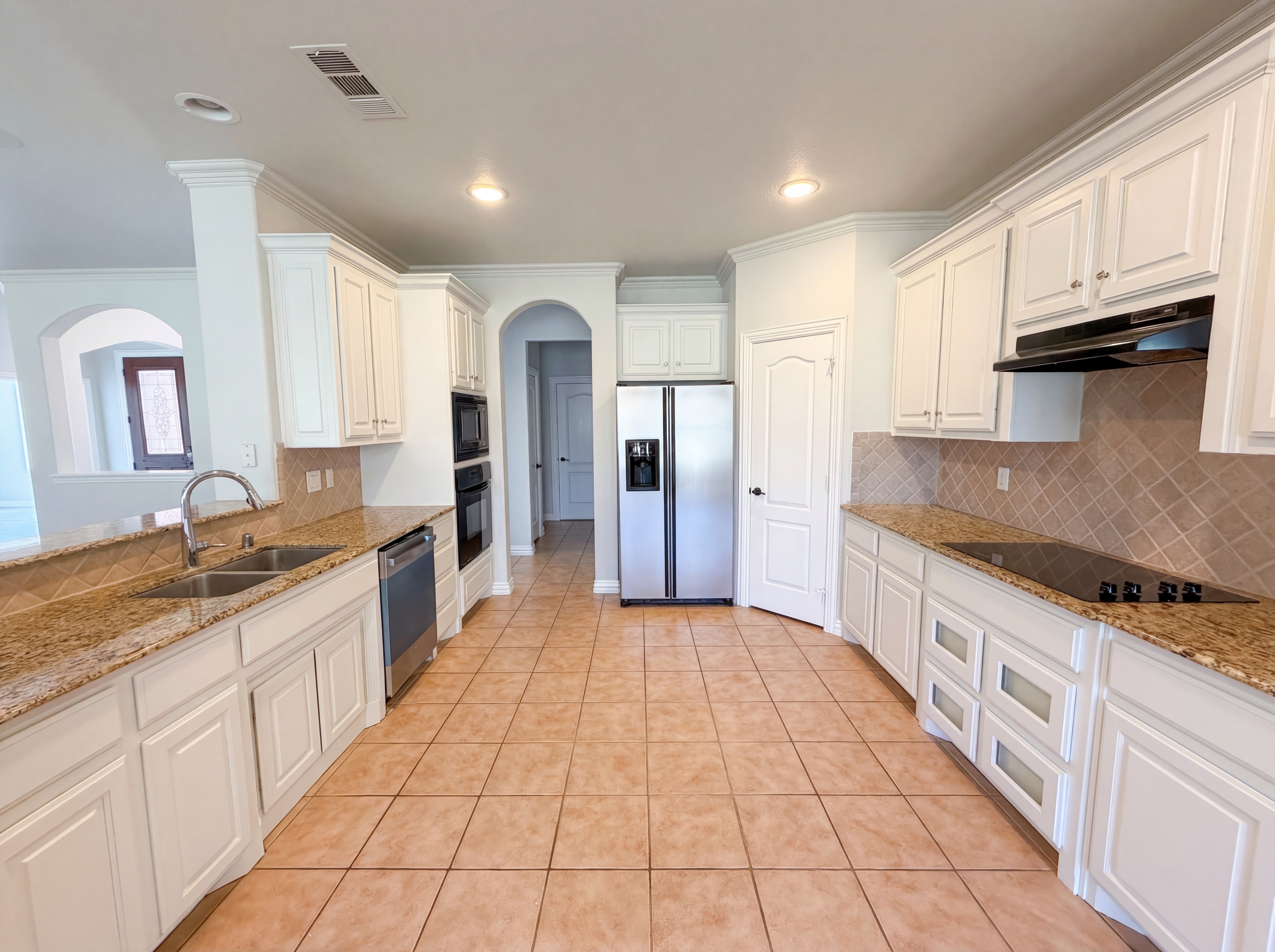 Photo 2 of 19 of 210 Billo Ct, Weatherford, TX