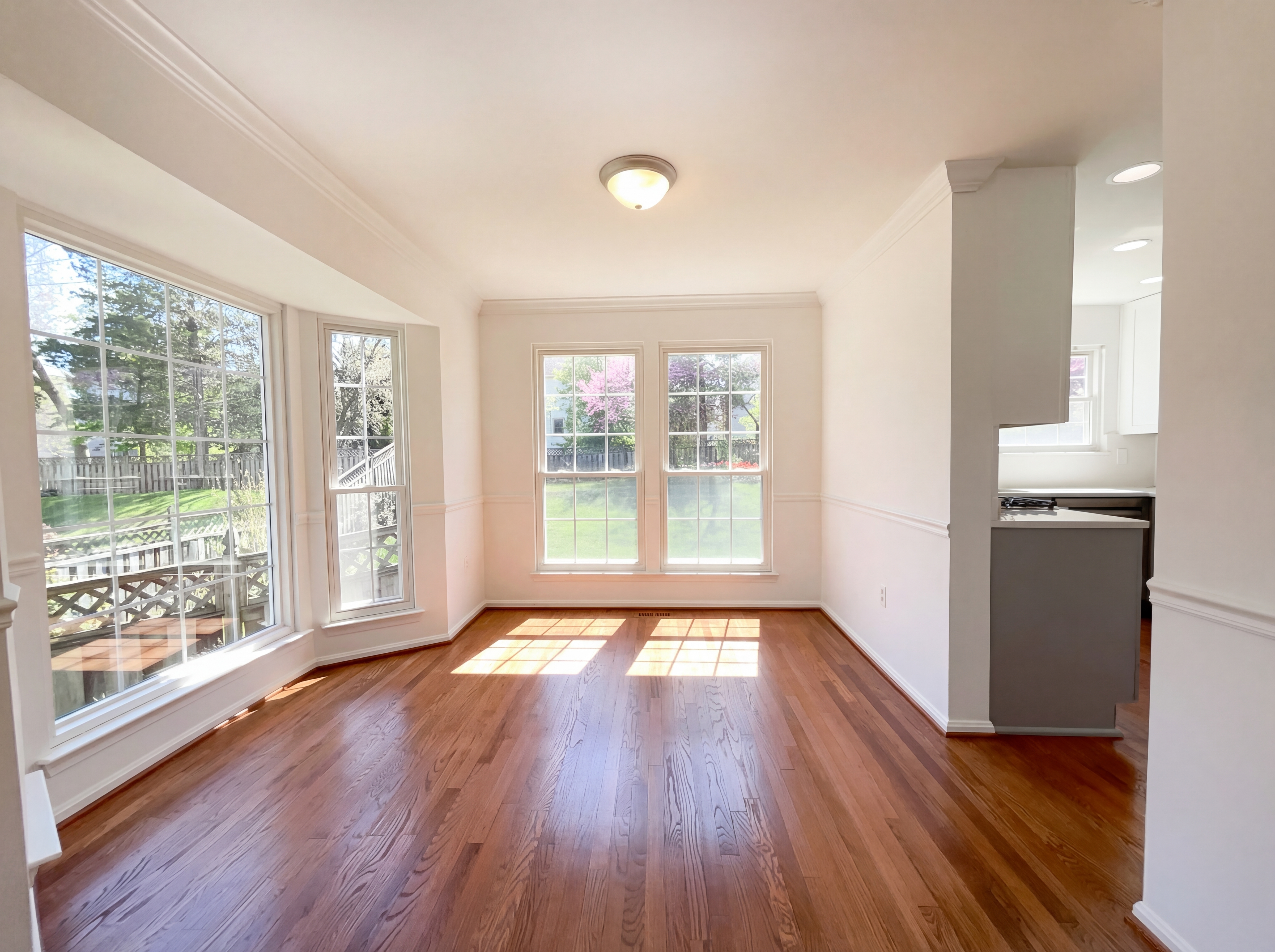 Photo 14 of 48 of 13907 Castle Ct, Chantilly, VA