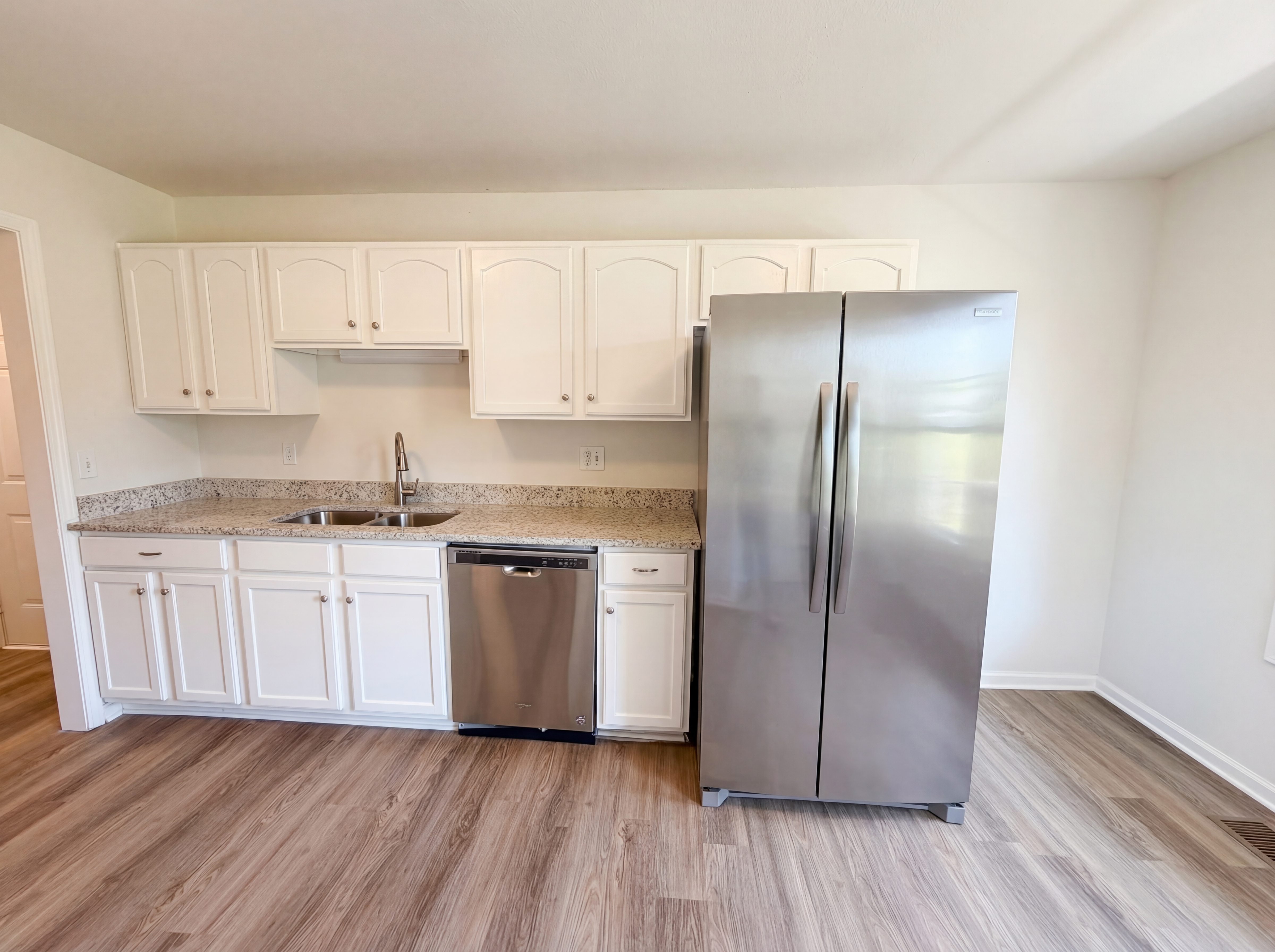 Photo 7 of 23 of 1666 Sparkleberry Dr, Clarksville, TN