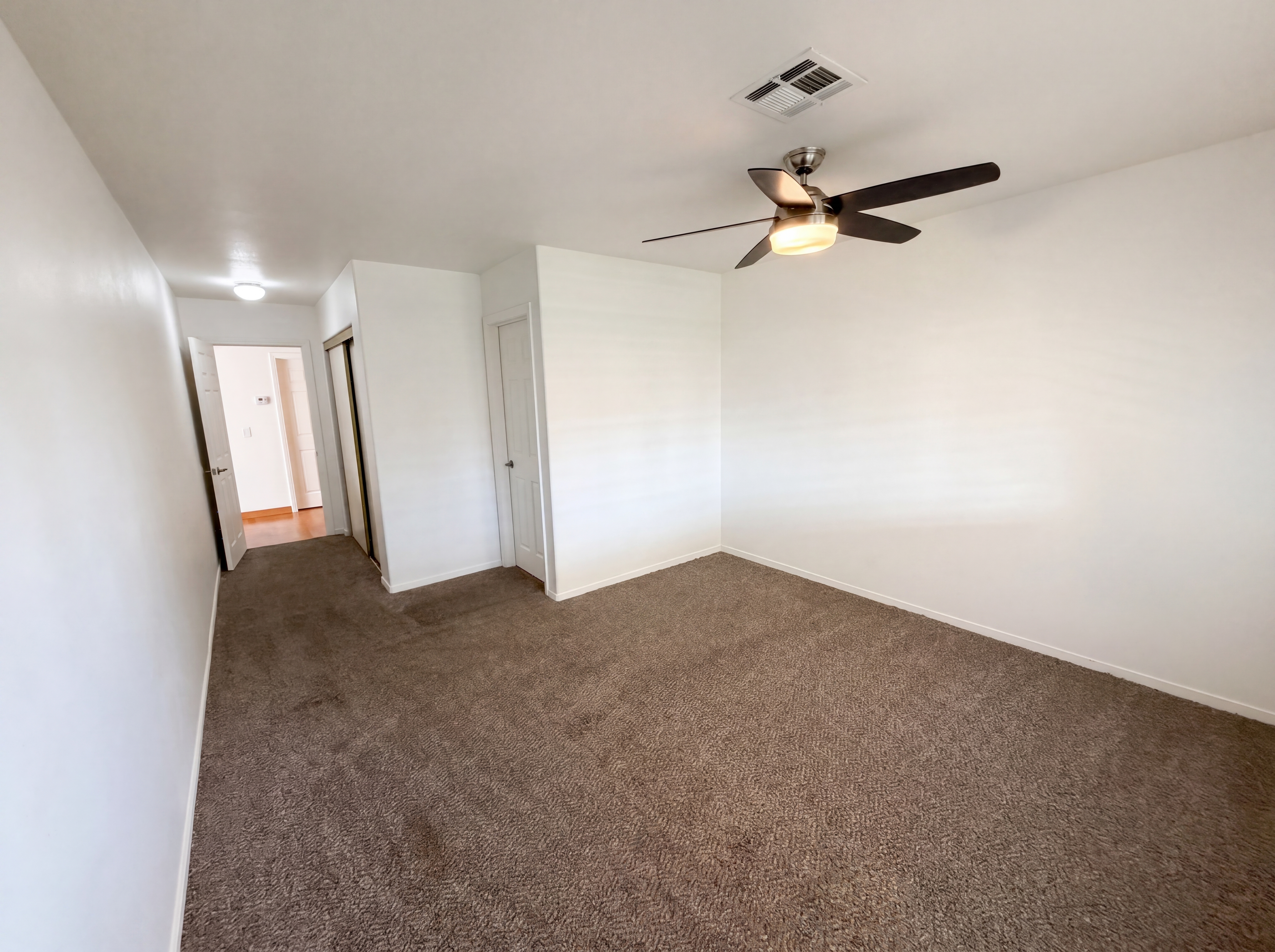 Photo 4 of 27 of 6305 W Washburn Rd, Las Vegas, NV